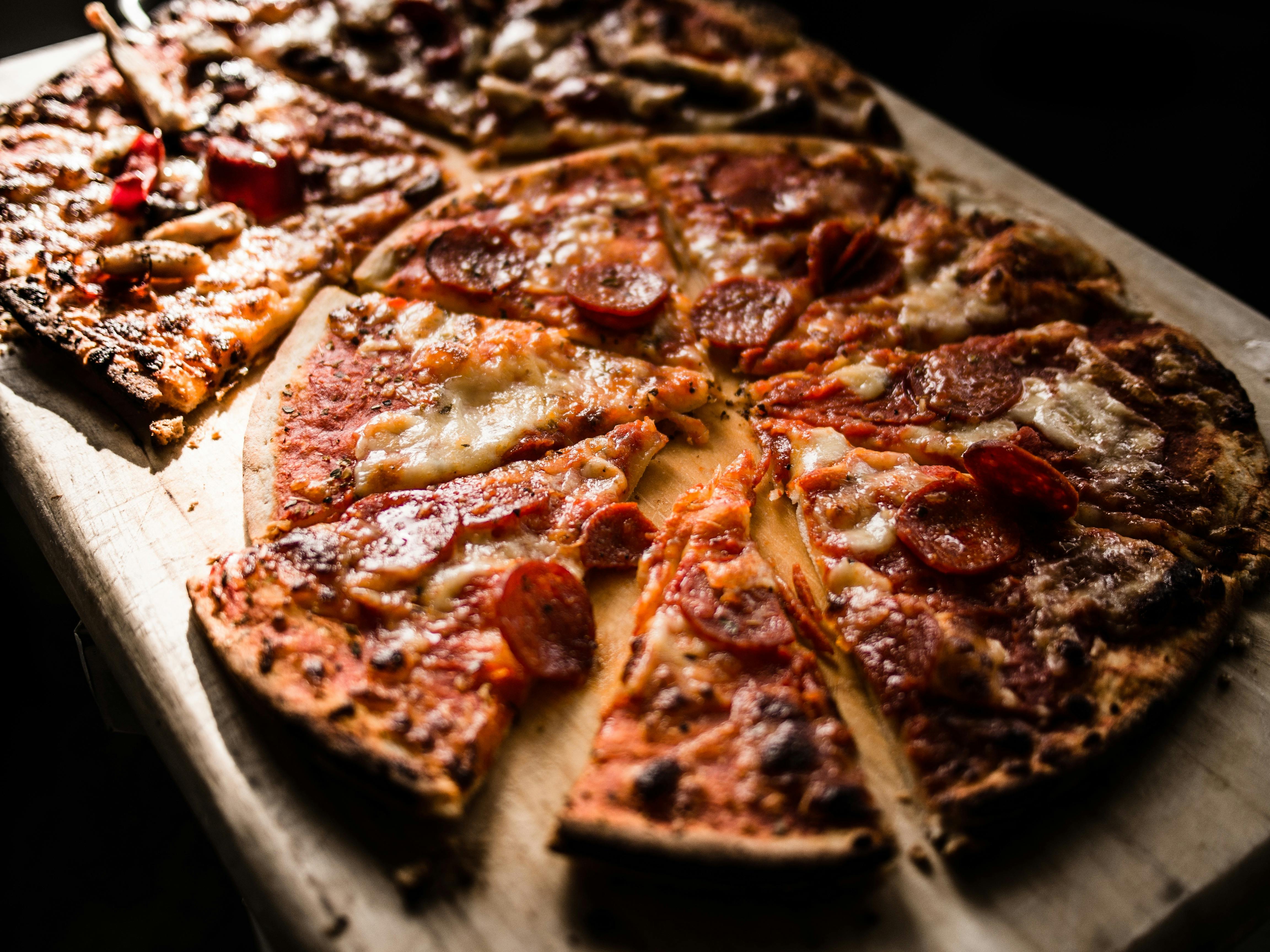 A sliced pizza | Source: Pexels