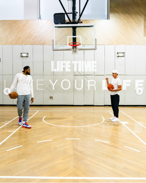Karl-Anthony Towns and Tom Brady engaging on the basketball court. | Source: Instagram/karltowns