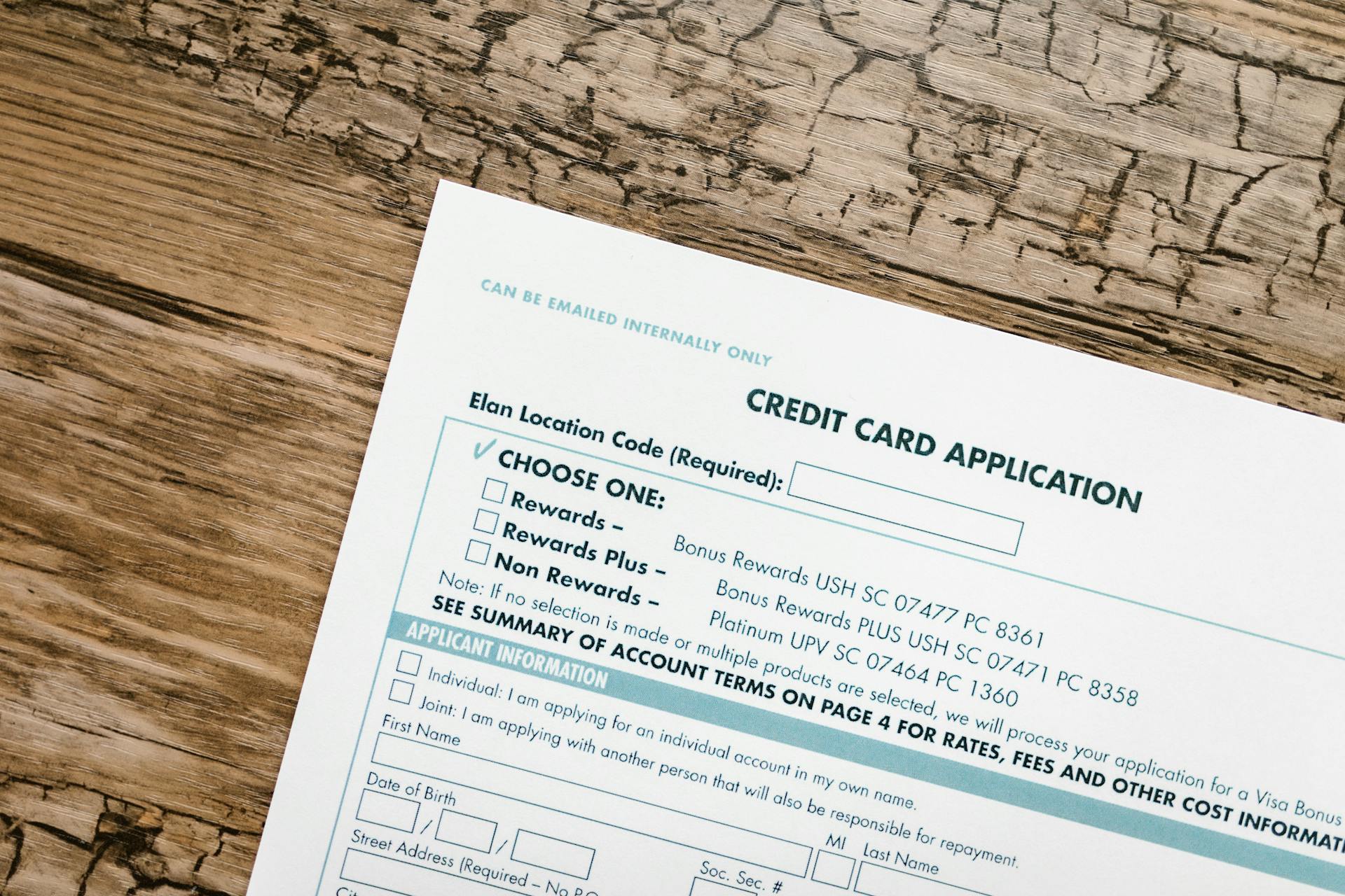 A credit card application form | Source: Pexels
