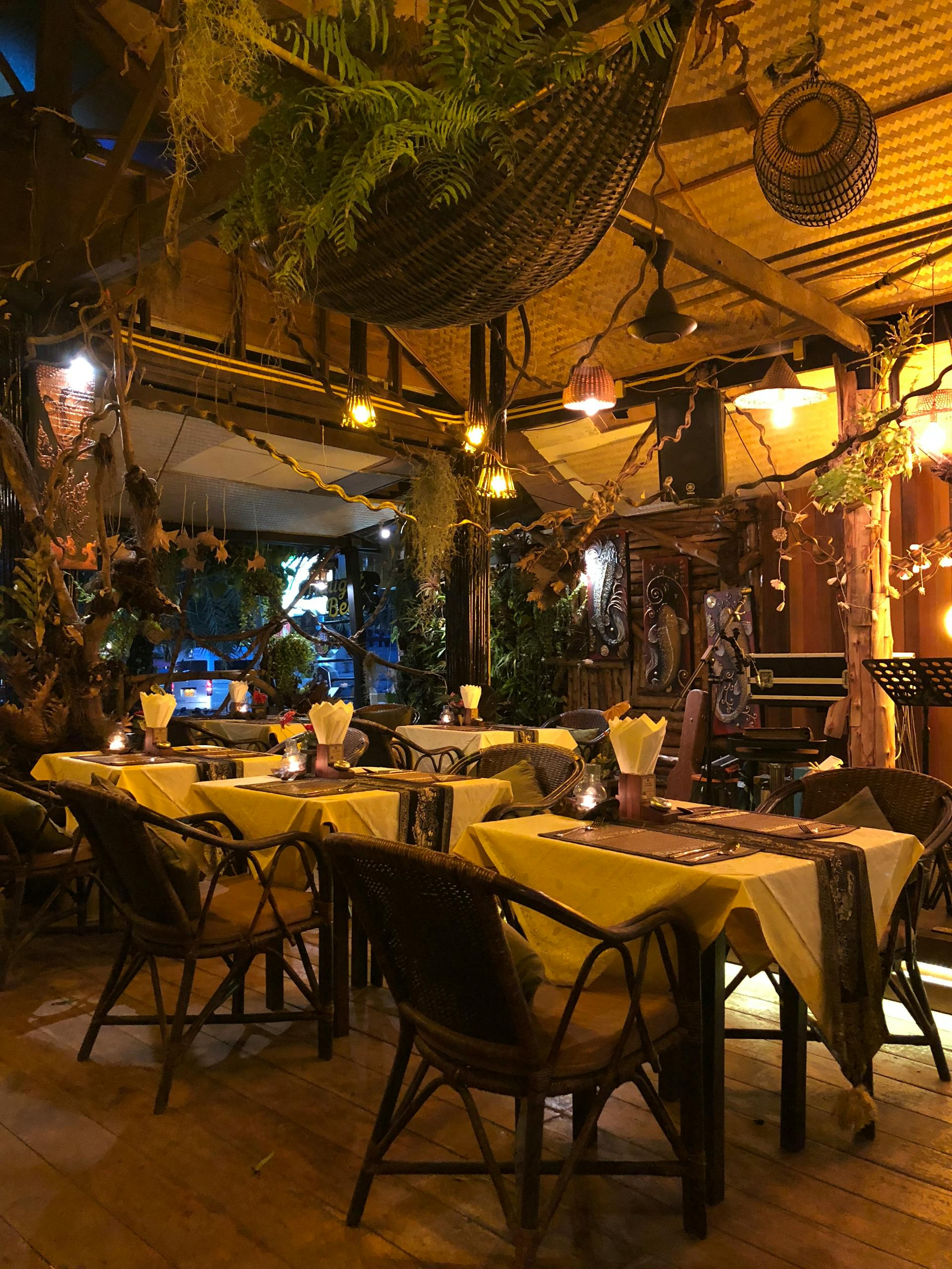 The interior of a restaurant | Source: Pexels