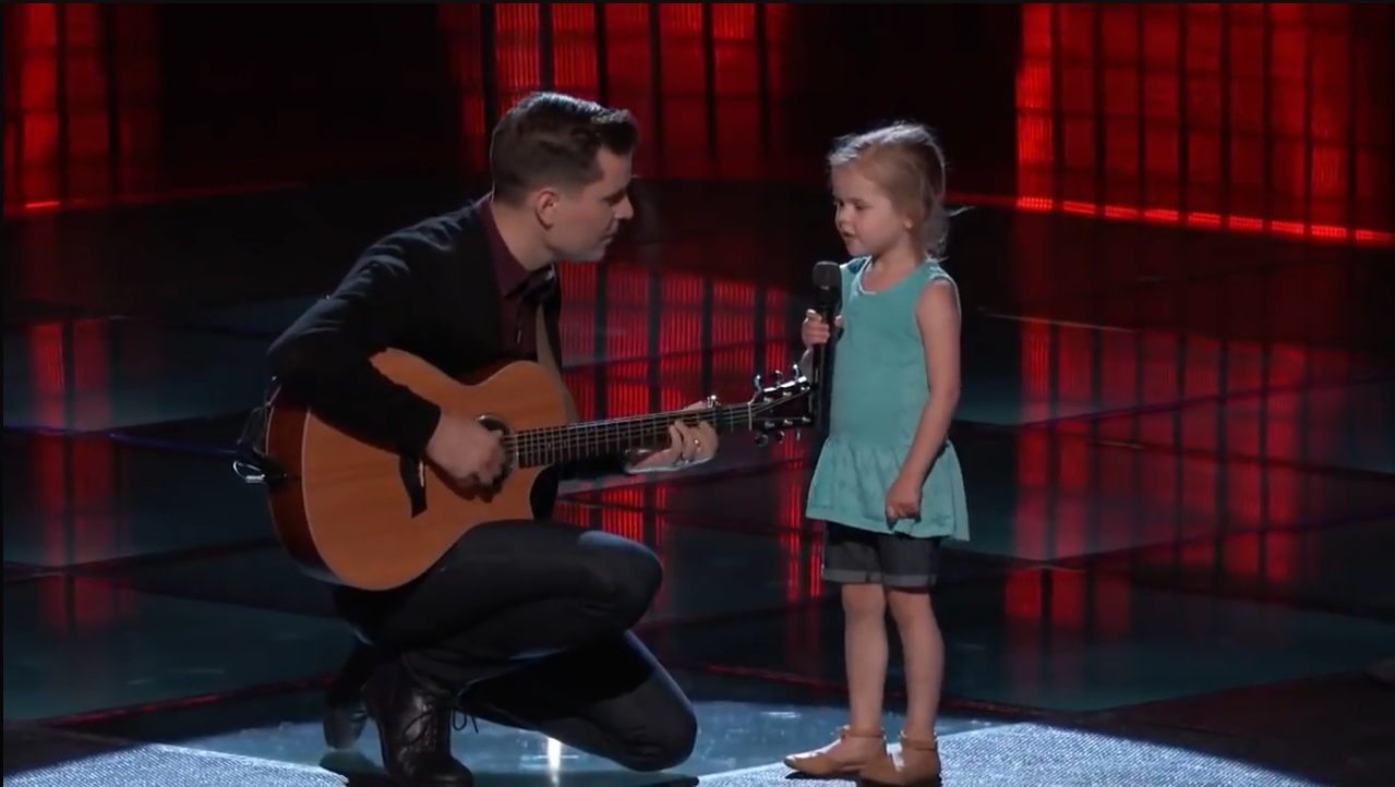 Dave Crosby sings with his daughter on "The Voice" - Season 13, blind auditions in 2017 | Source: YouTube/@Thevoice2017-m6z