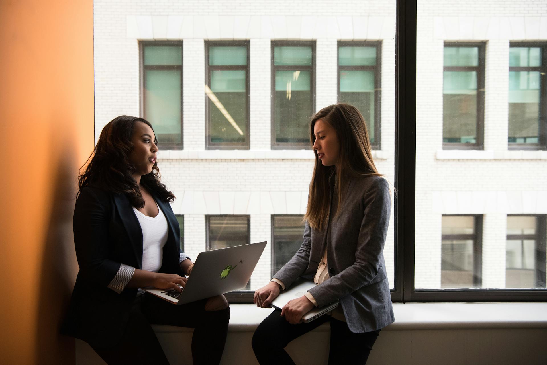 Two women working together | Source: Pexels