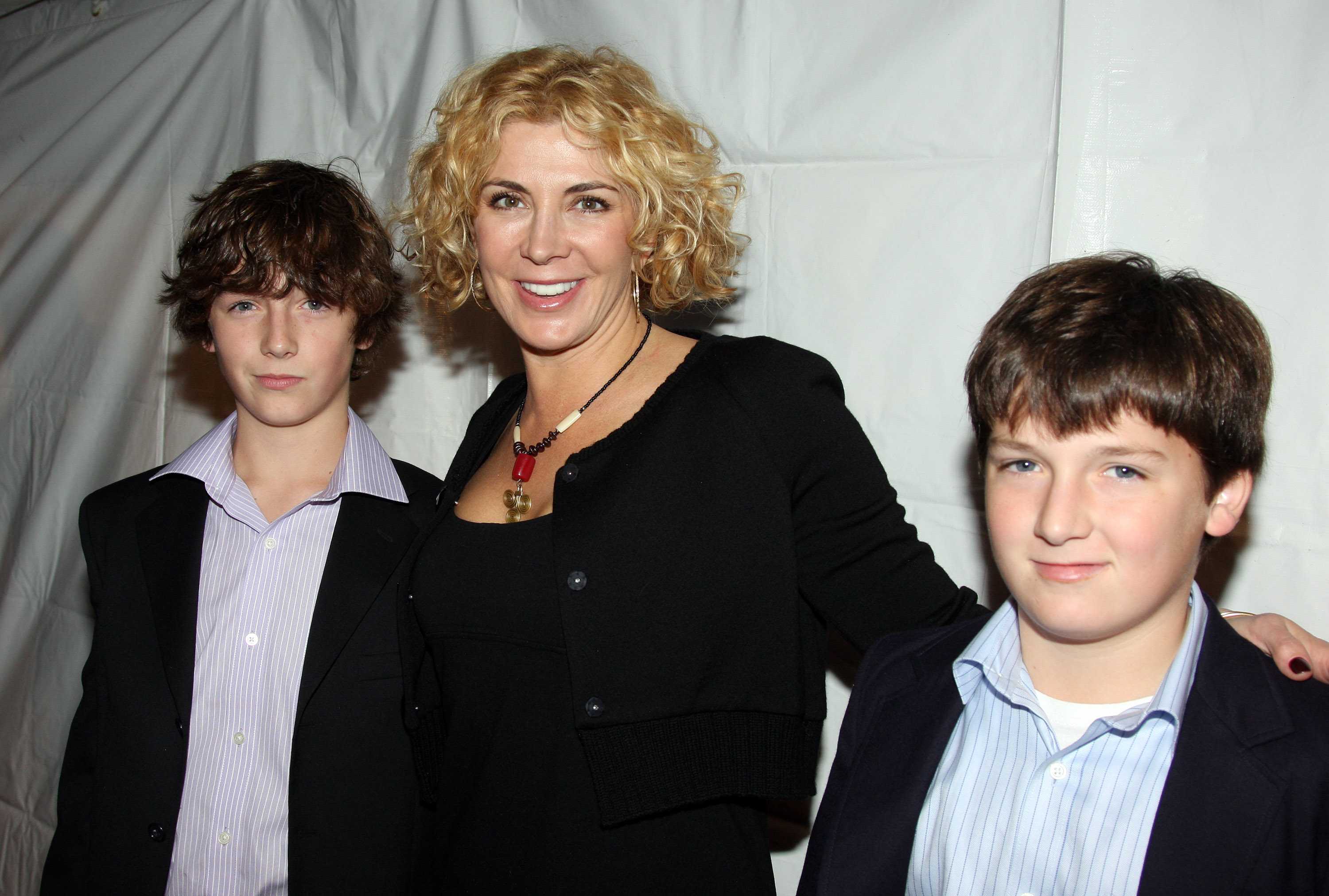 Natasha Richardson and her sons Micheal Neeson (L) and Daniel Neeson (R) attend the "Billy Elliot The Musical" opening night on Broadway at the Imperial Theatre on November 13, 2008 in New York City. | Source: Getty Images