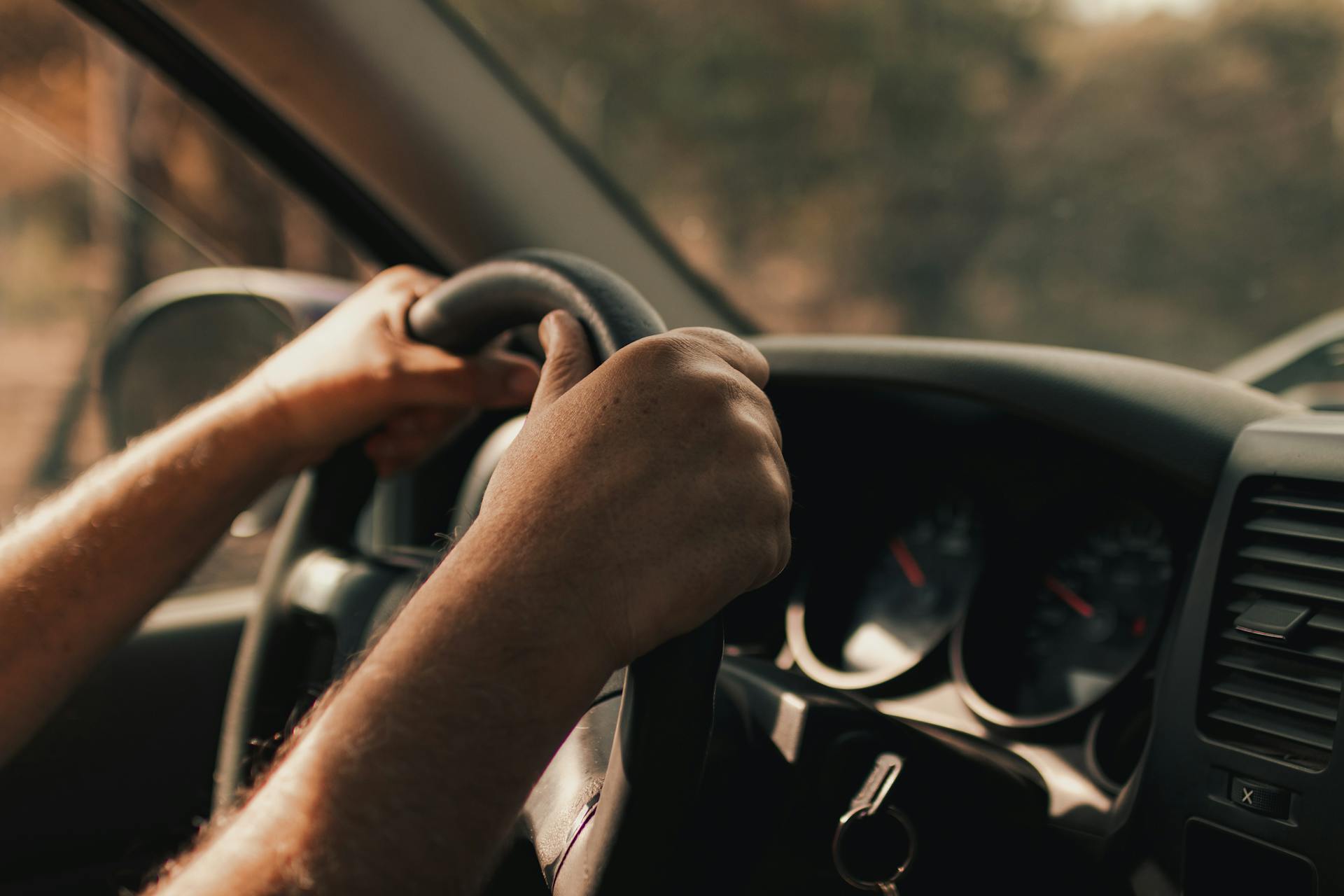 A man driving | Source: Pexels