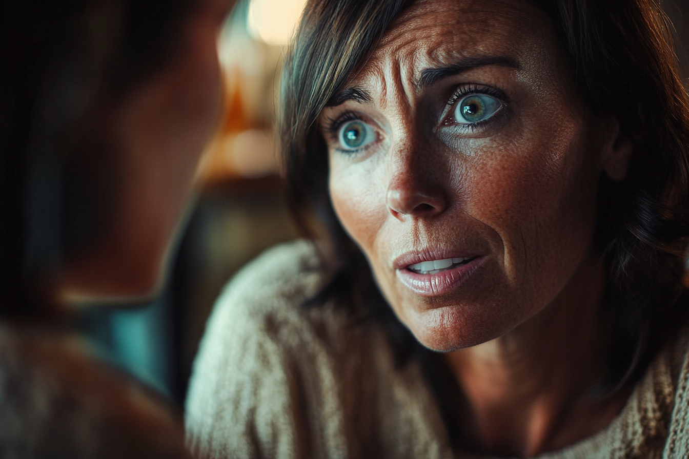 A woman talking to her son's fiancé | Source: No source