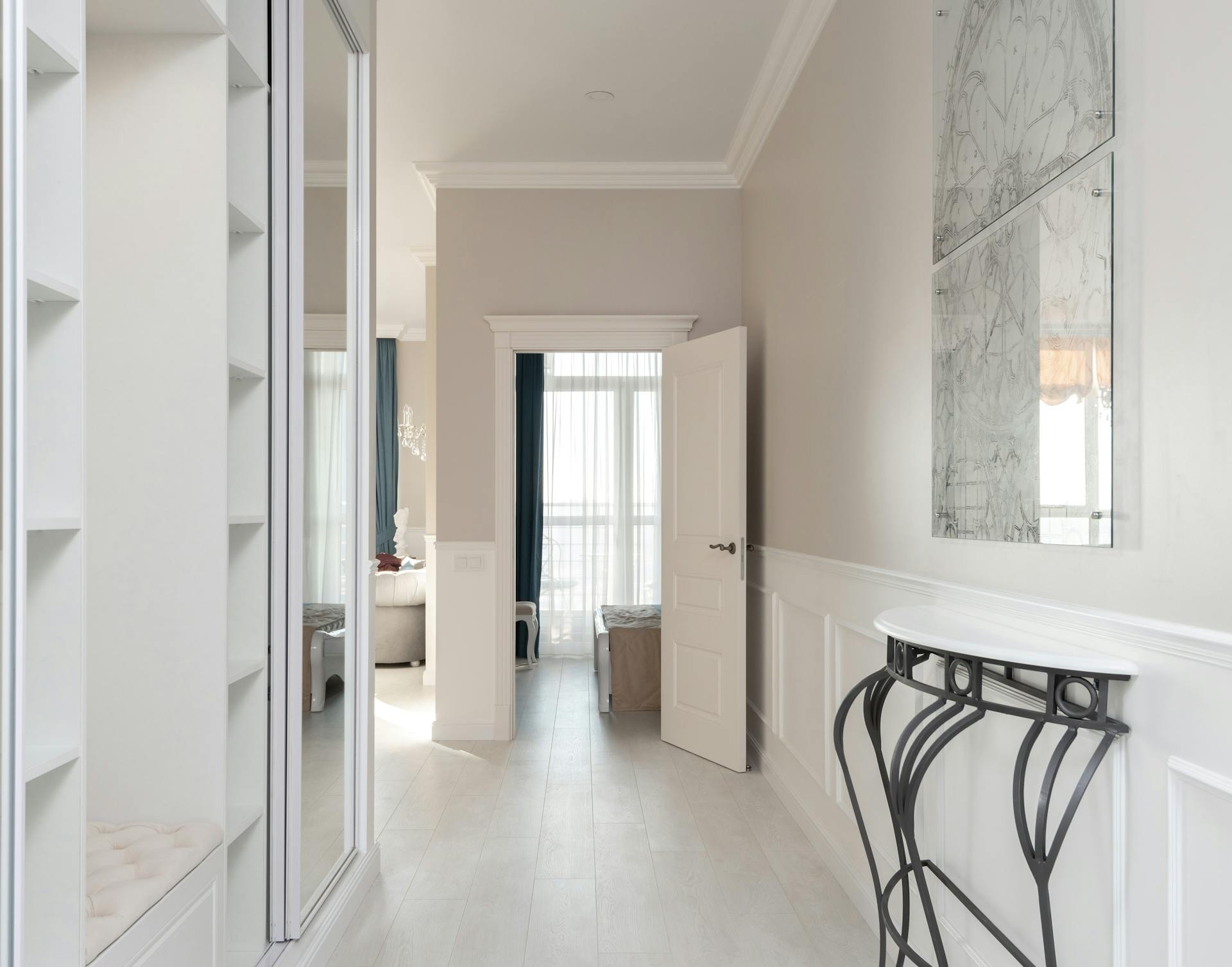 A hallway leading to a bedroom | Source: Pexels