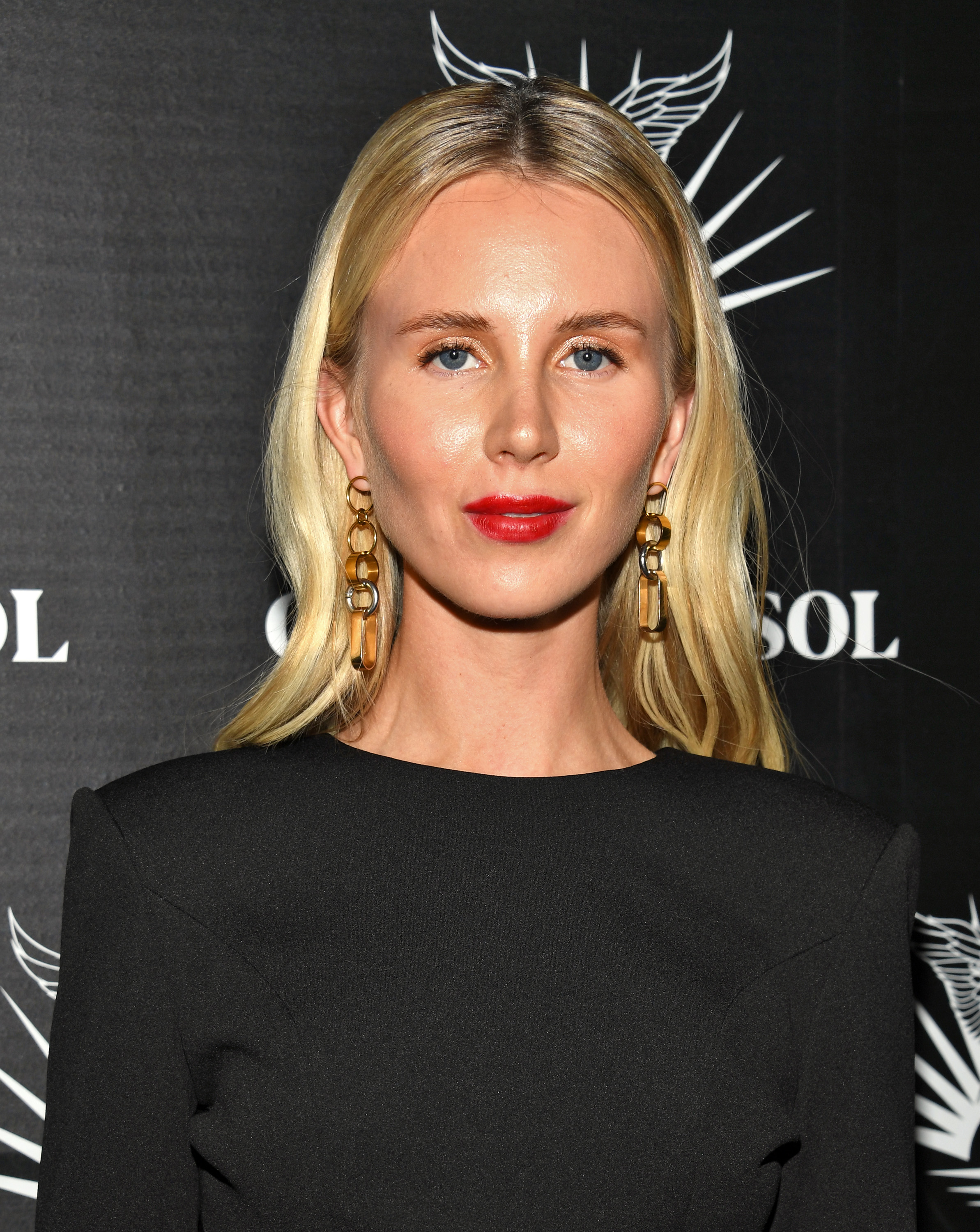 Tessa Hilton attends Brian Bowen Smith's Drivebys book launch and gallery viewing on October 21, 2021 | Source: Getty Images