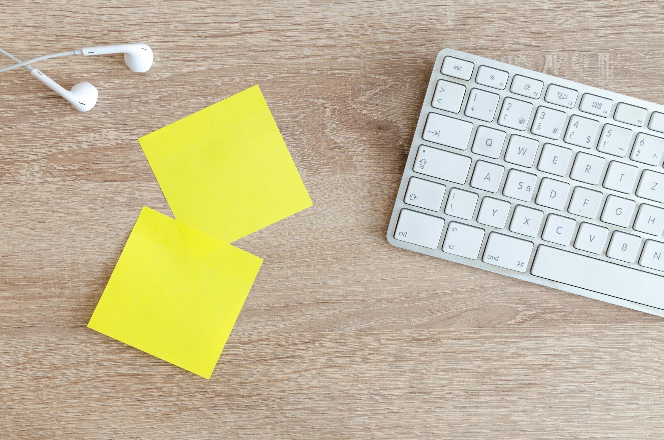 Two yellow post-it notes | Source: Pexels