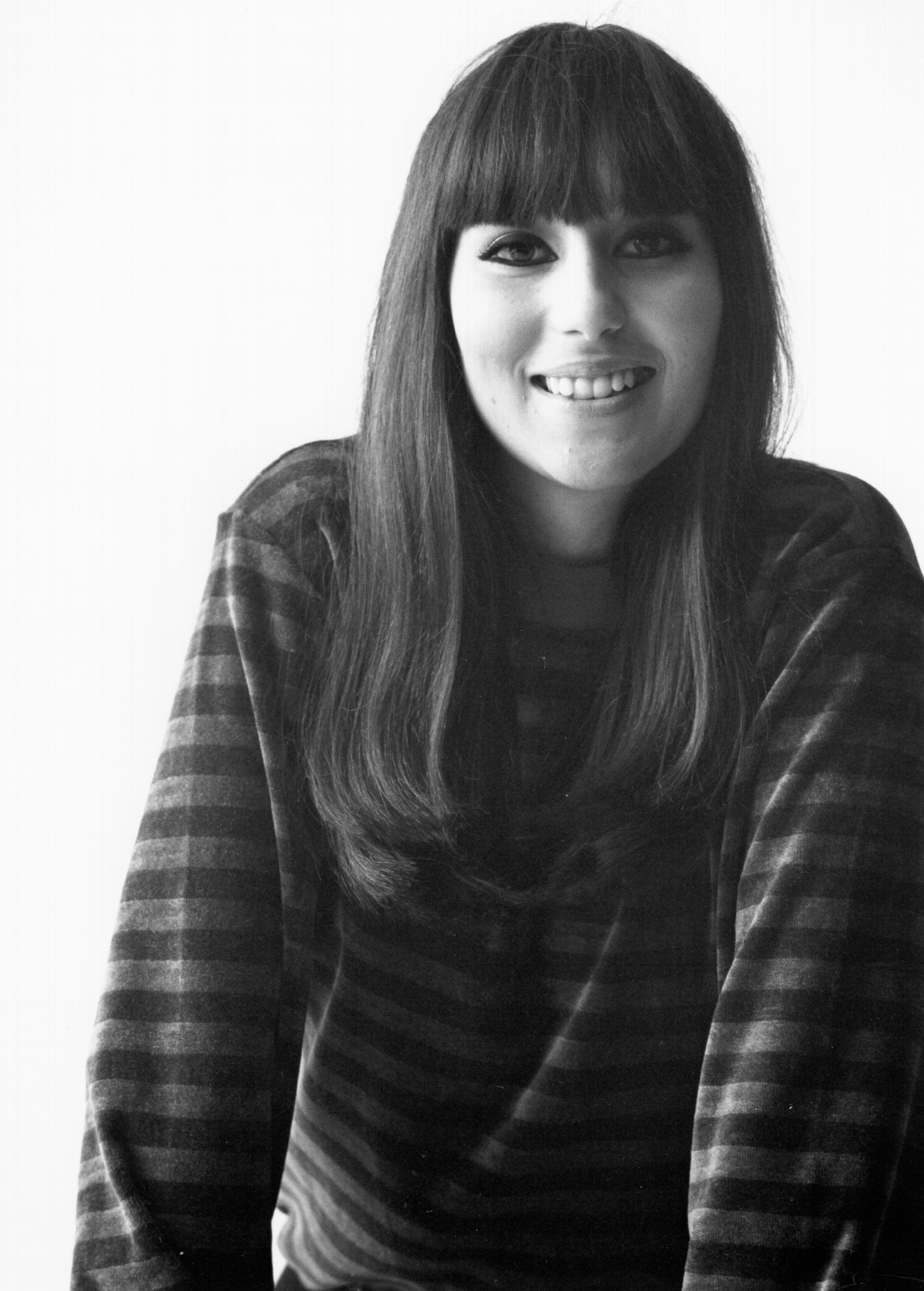 Cher poses for a portrait session in October 1964 | Source: Getty Images