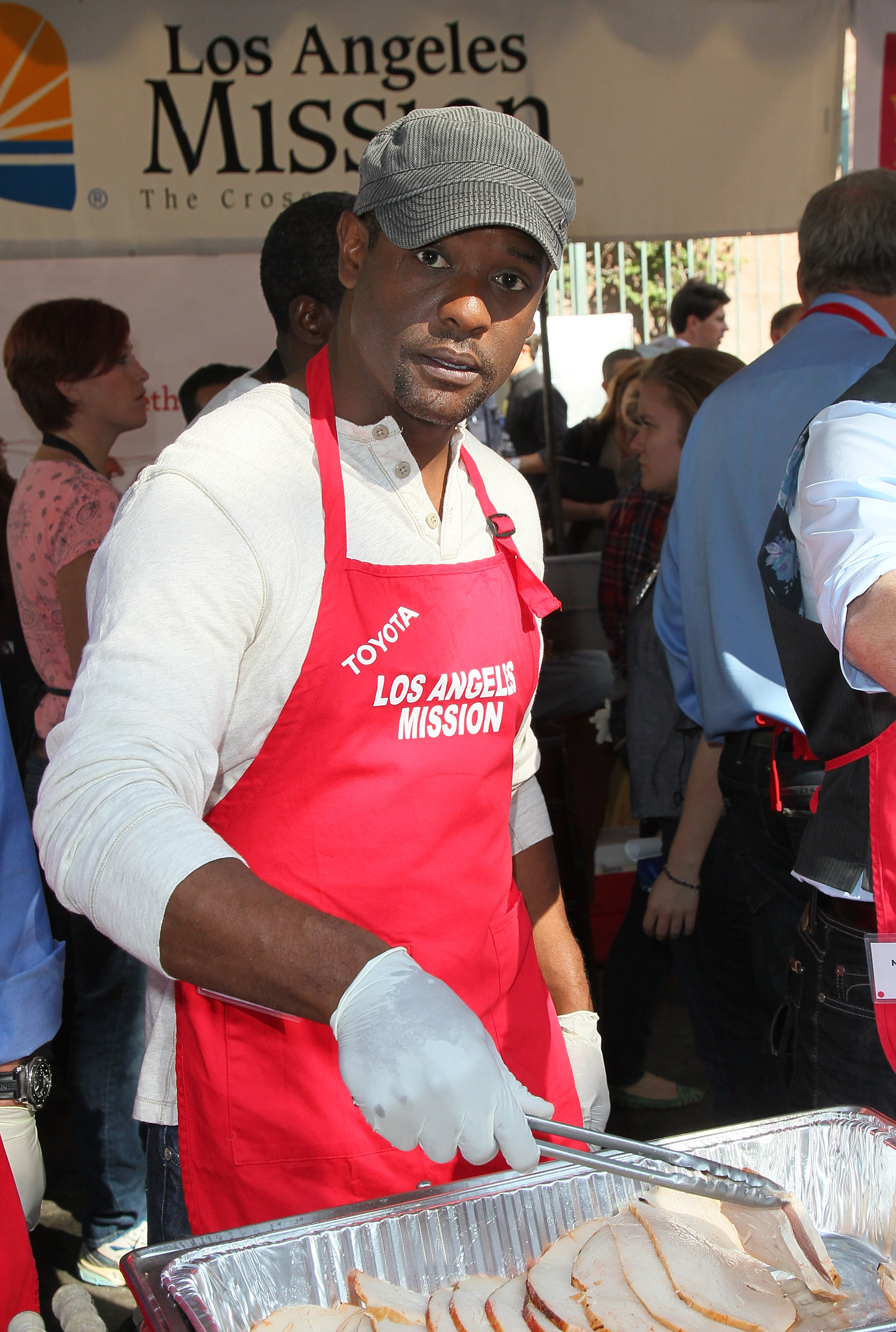 Blair Underwood attends the Los Angeles Mission's Thanksgiving for skid row homeless at the Los Angeles Mission on November 21, 2012, in Los Angeles, California | Source: Getty Images
