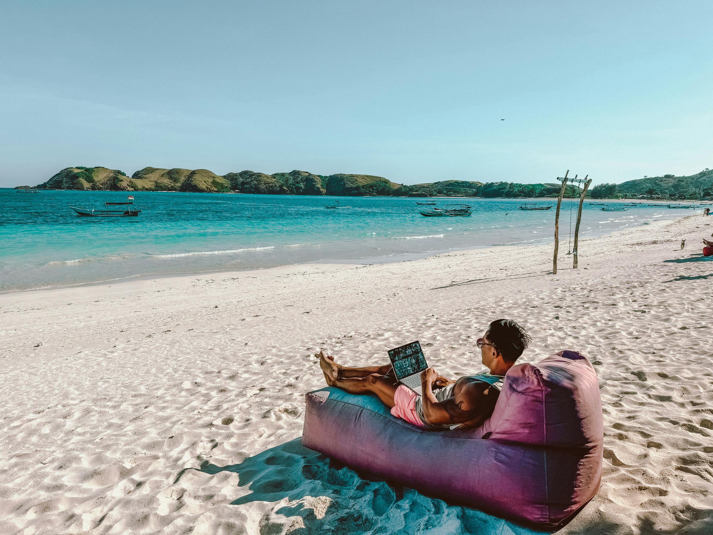 7 Innovative Digital Nomad Businesses That Work Anywhere