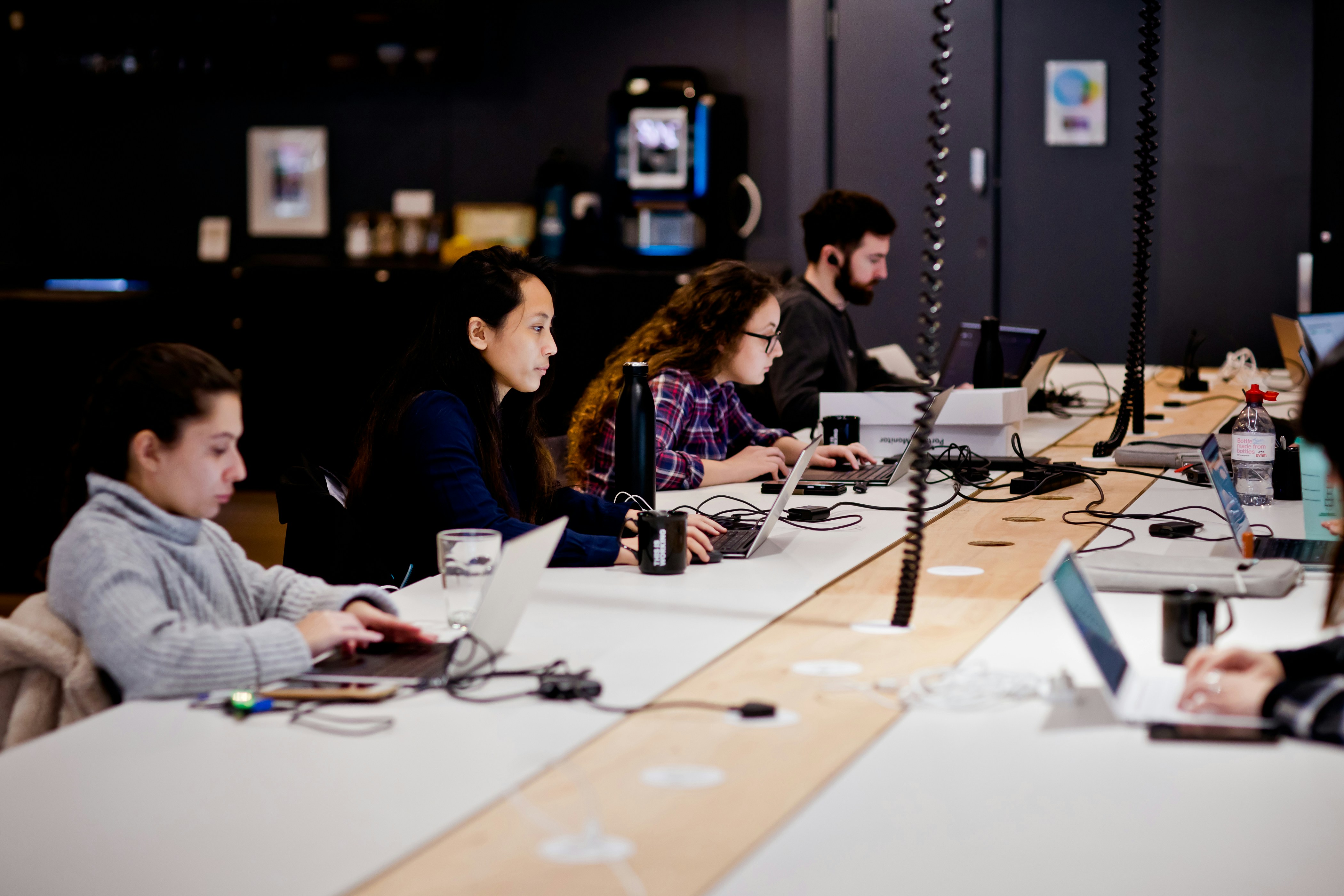 The Best Digital Workplace Tools for Managing Hybrid Tech Teams