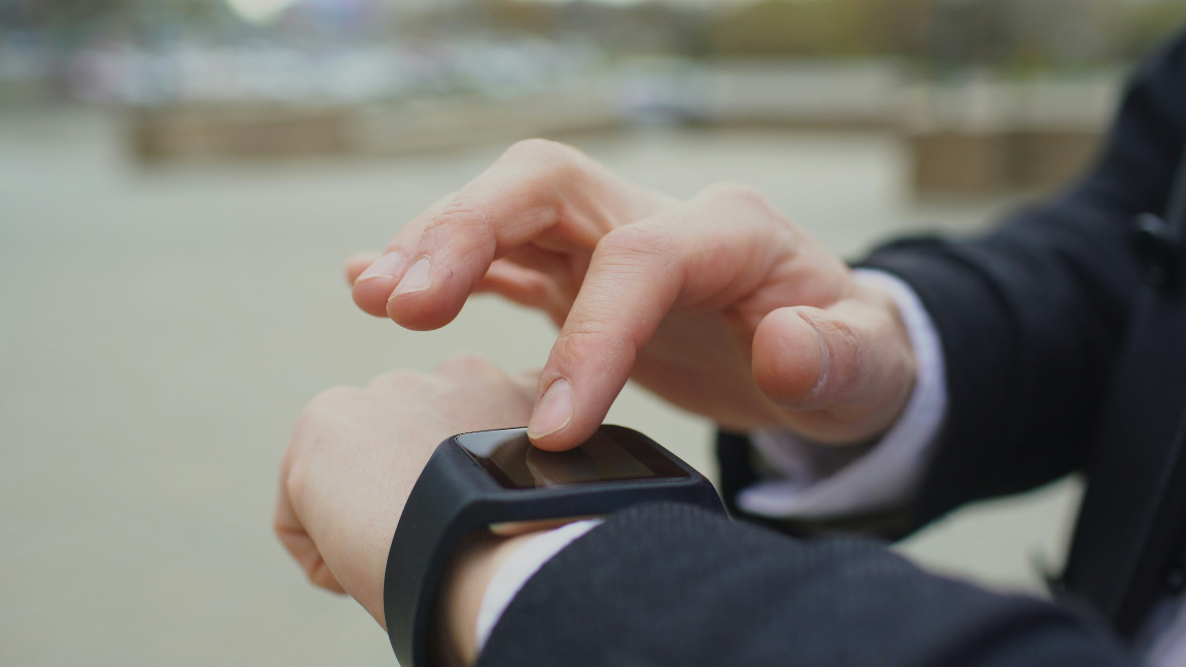 The Best Wearable Innovations for Staying Productive on the Go