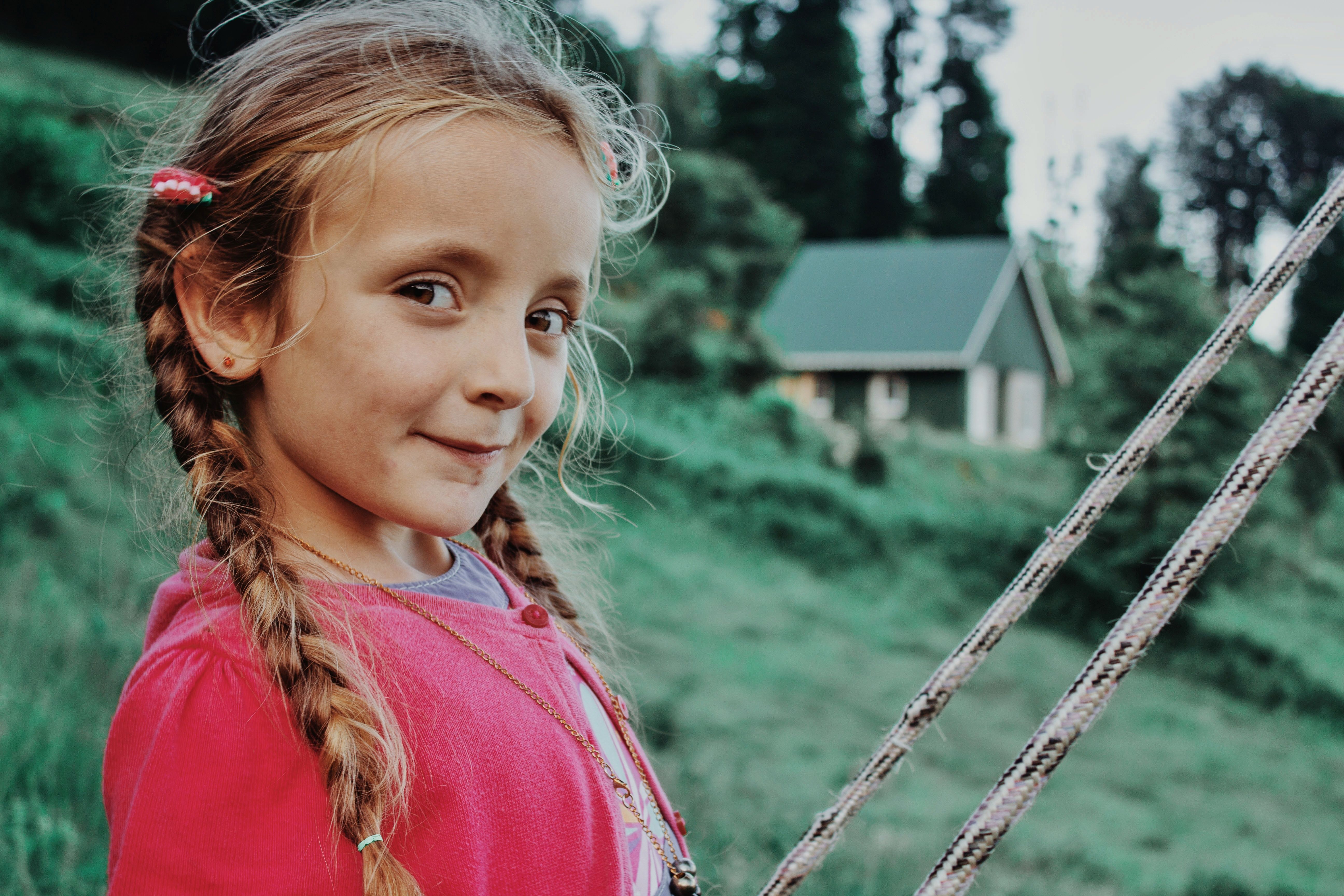 A smiling young girl | Source: Pexels