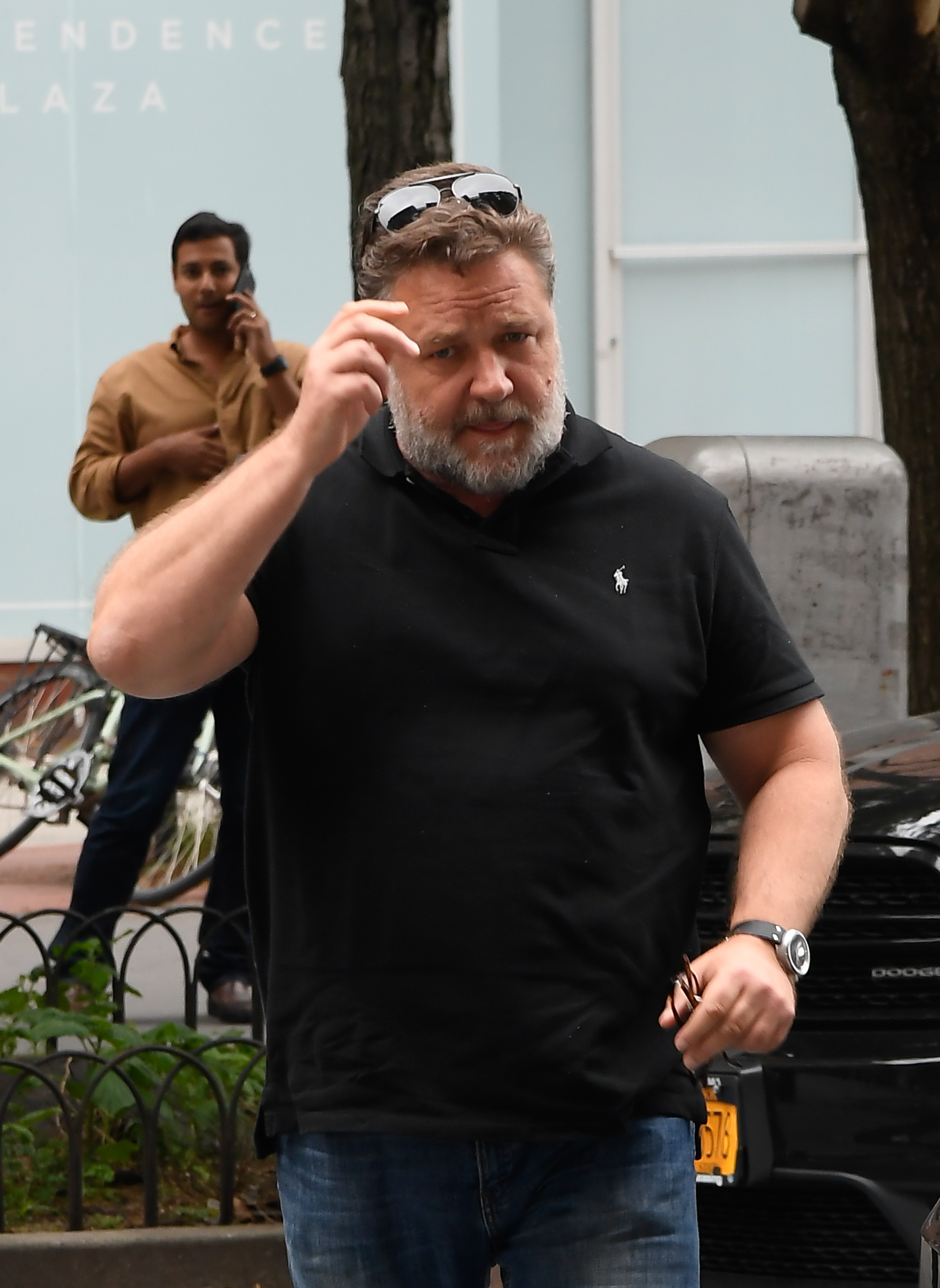 Russell Crowe was seen walking through Tribeca on June 19, 2019, in New York, dressed casually in a fitted black polo and jeans. With a fuller build and gray-flecked beard, the actor’s appearance came during a period when his weight continued to fluctuate before beginning his later health-focused journey.