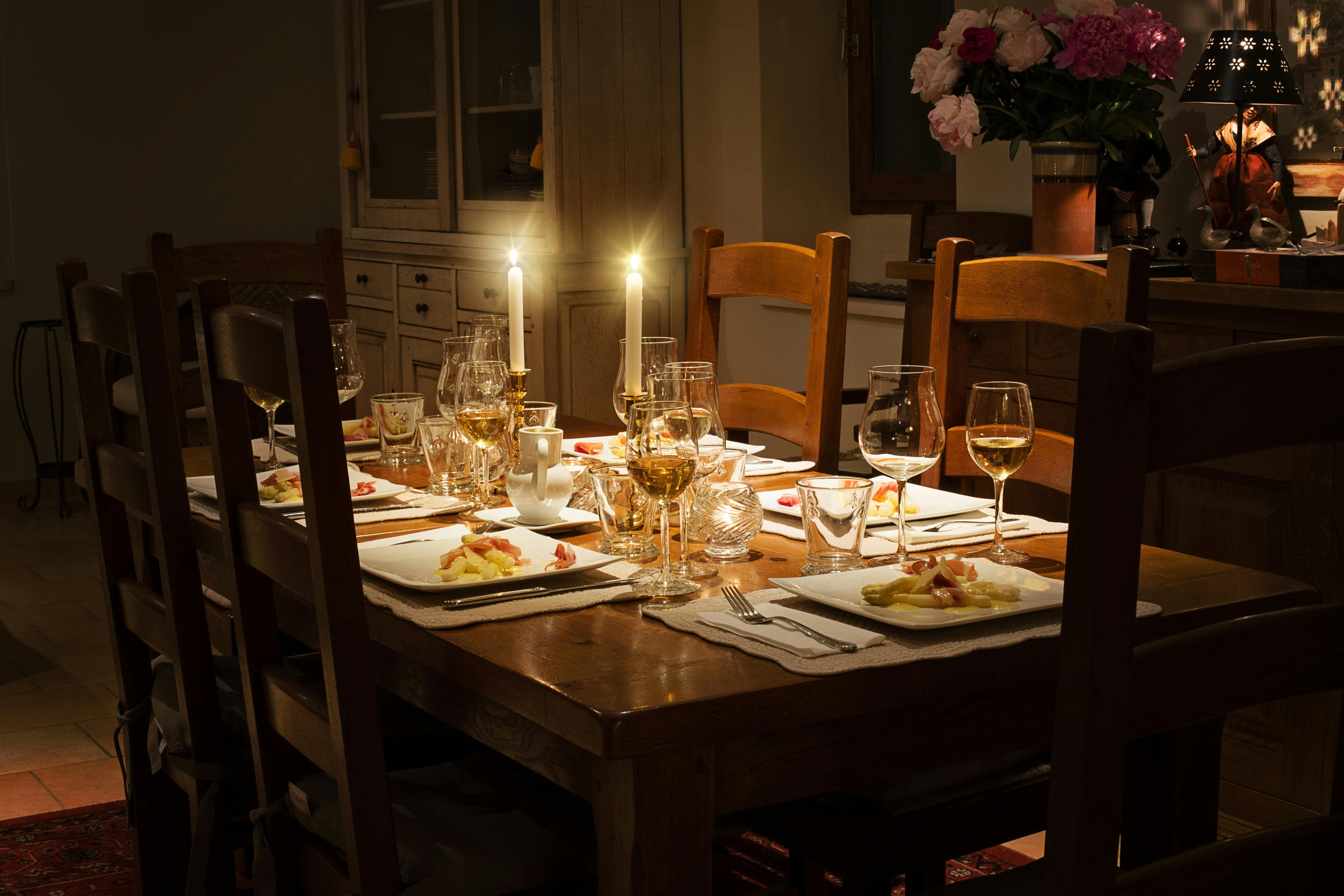 How To Host Effortless Dinner Parties In Any Space