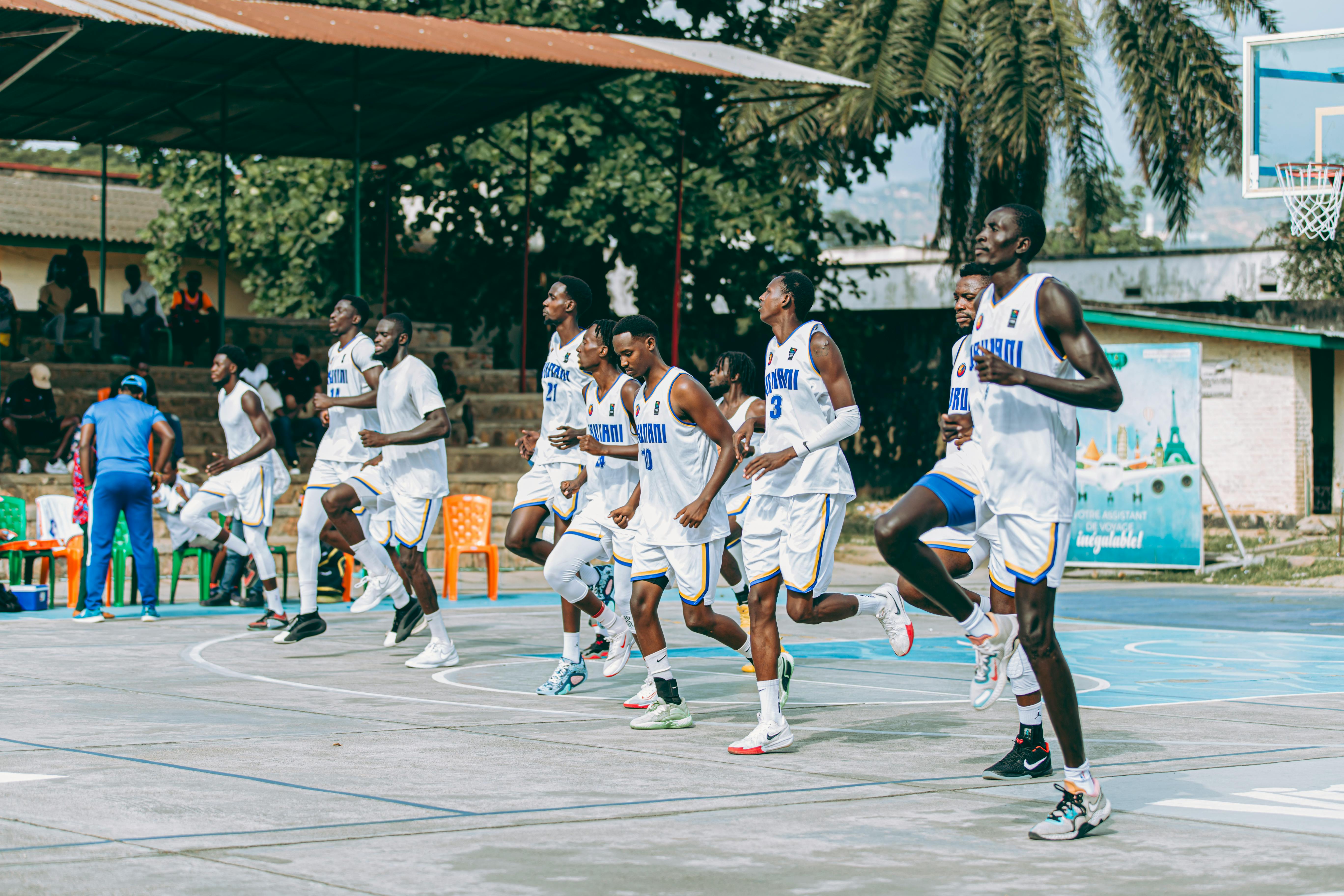 Basketball players in uniform | Source: Pexels