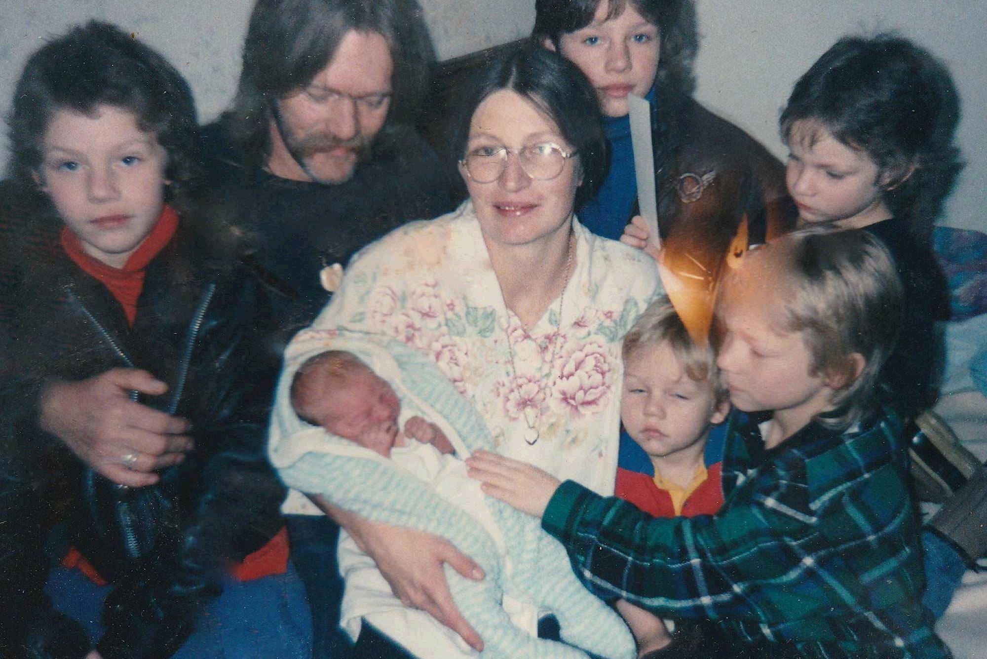 The Brown Family on photo uploaded March 10, 2016 | Source: Facebook/Alaskan Bush People