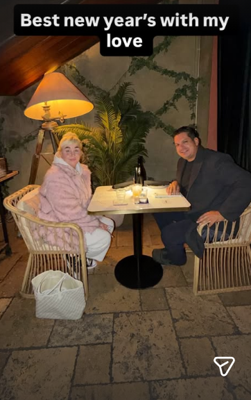 Amanda Bynes and Zachary Khan are seen enjoying a New Year’s Eve dinner on December 31, 2025 | Source: Instagram/amandapandapandapanda1