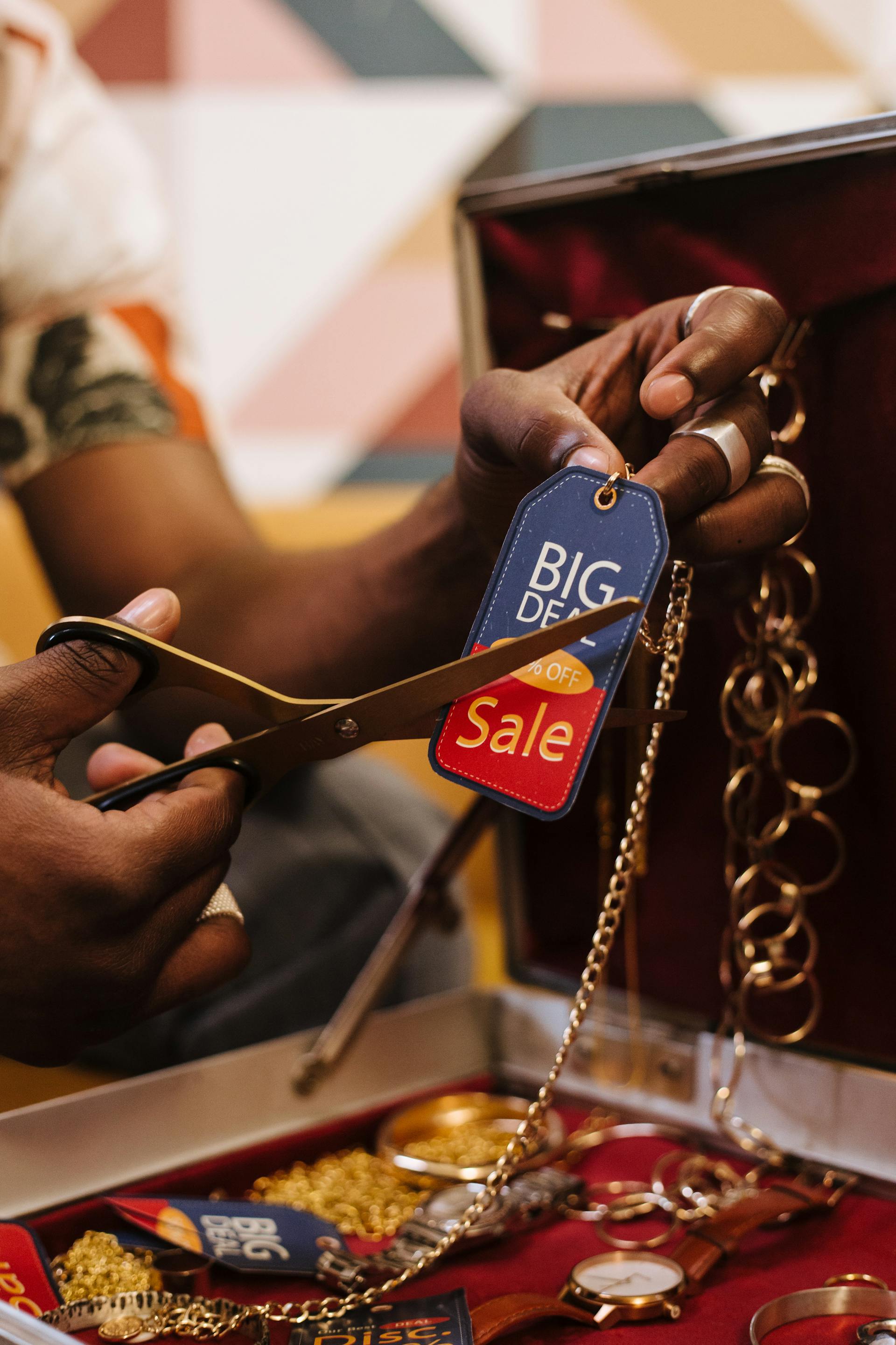 Jewelry at a pawn shop | Source: Pexels