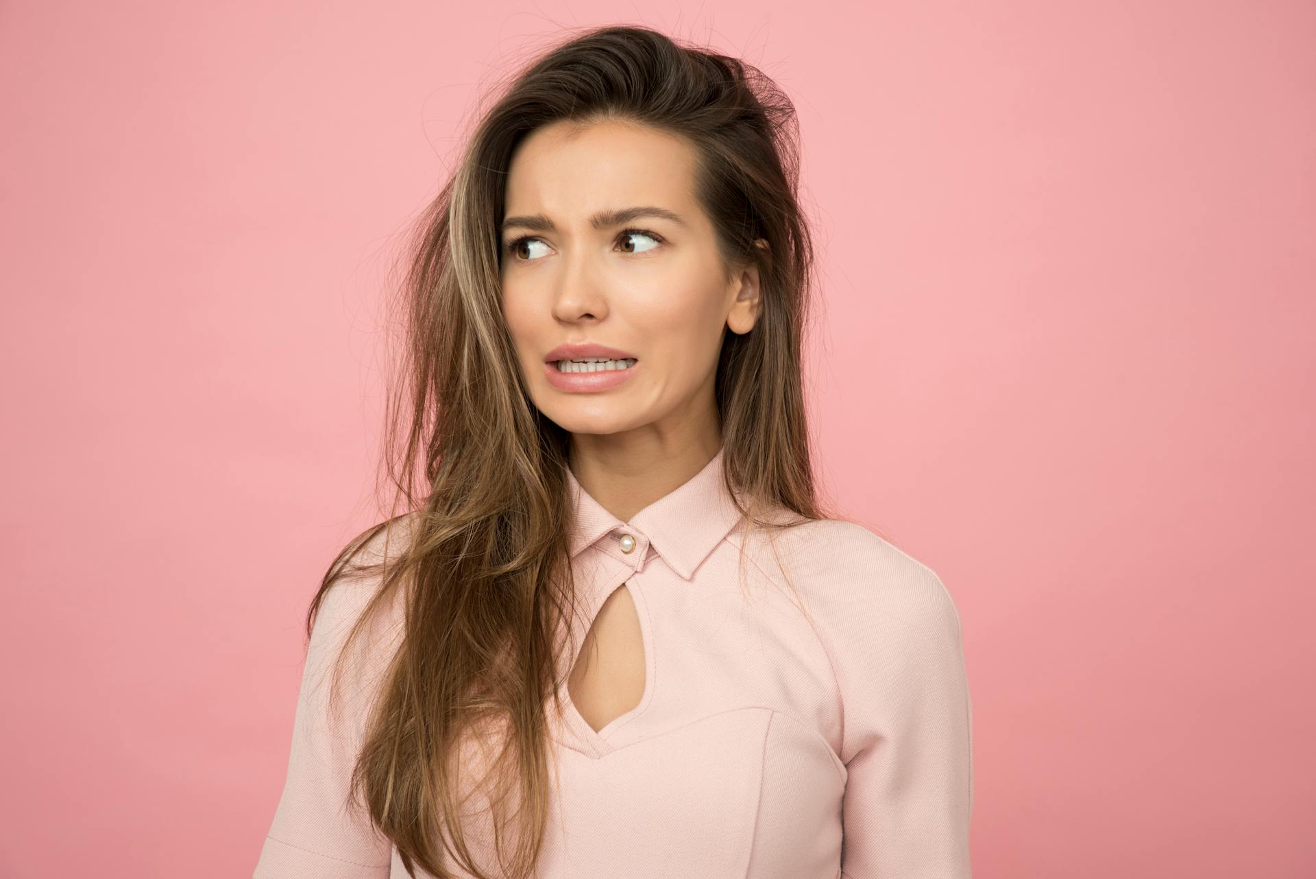 An annoyed woman | Source: Pexels