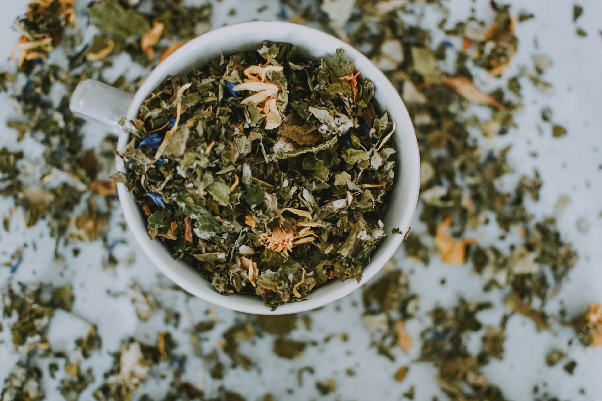 Tea leaves in a cup | Source: Pexels