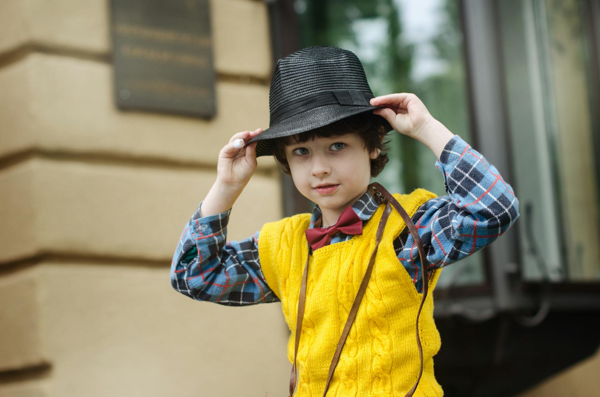 A kid wearing a hat | Source: Pexels