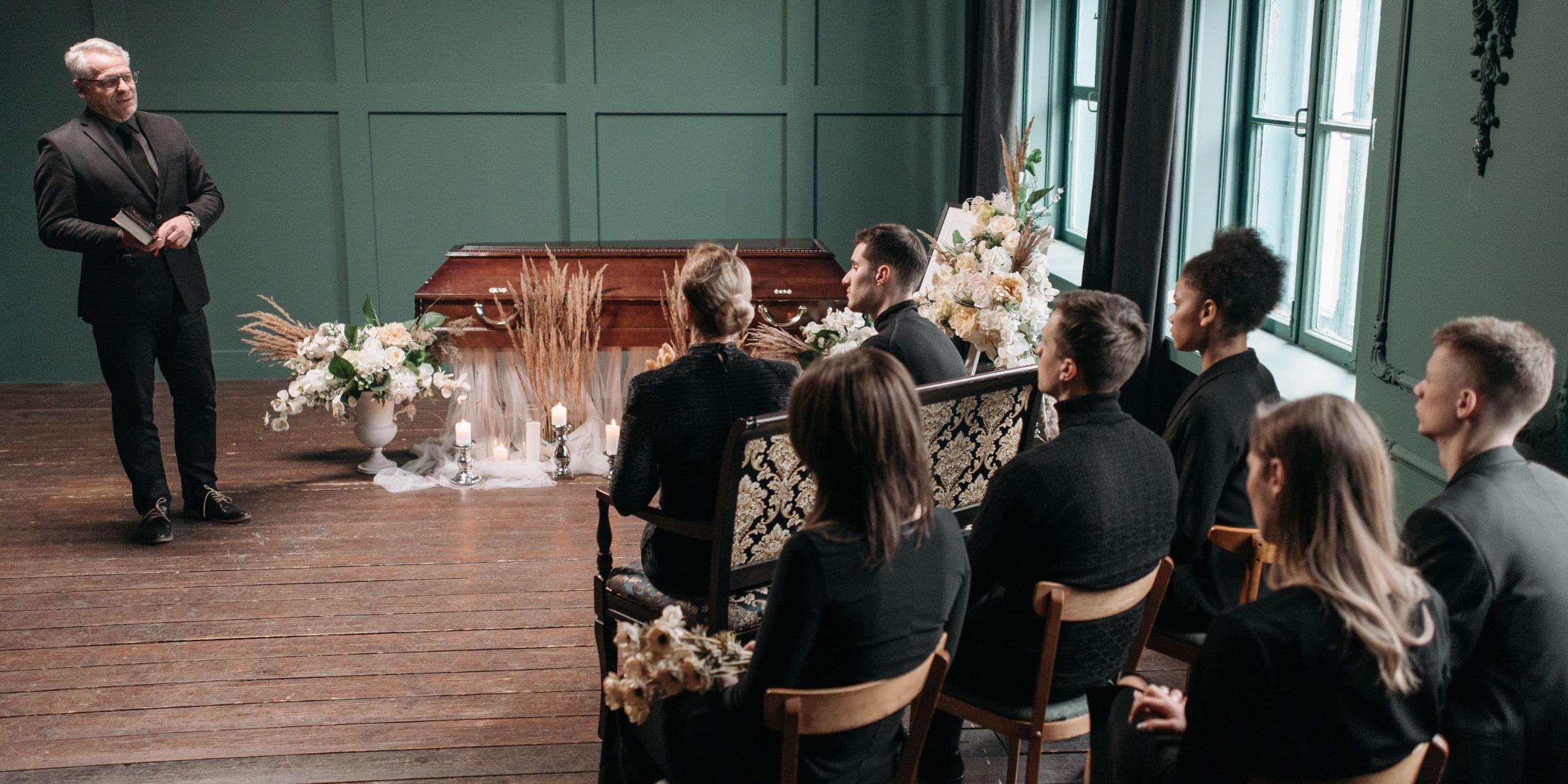 People at a funeral | Source: Pexels