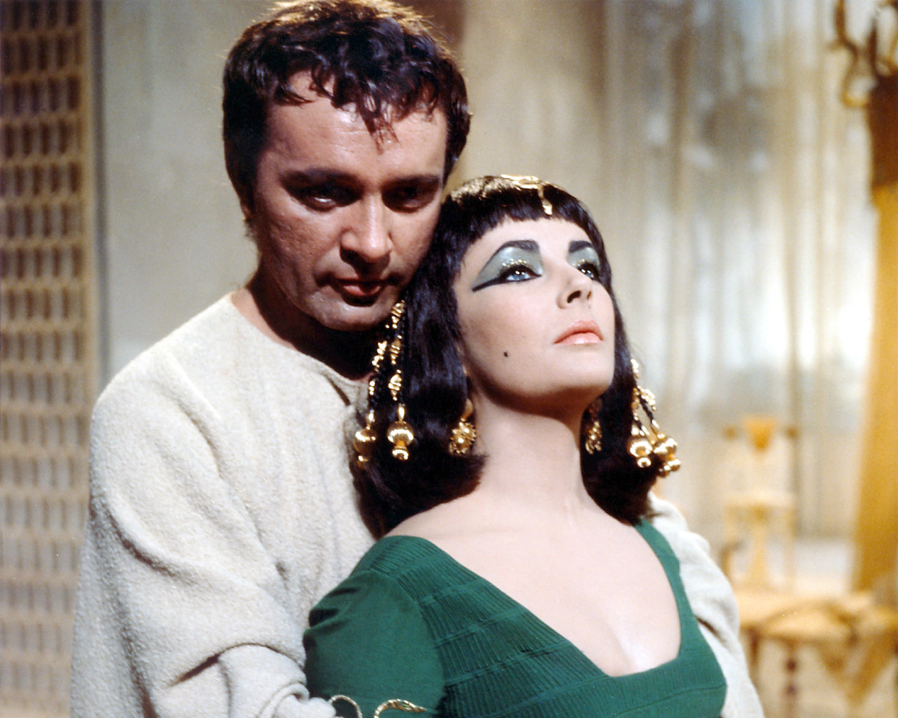 Richard Burton and Elizabeth Taylor are pictured in a scene from "Cleopatra," circa 1963 | Source: Getty Images