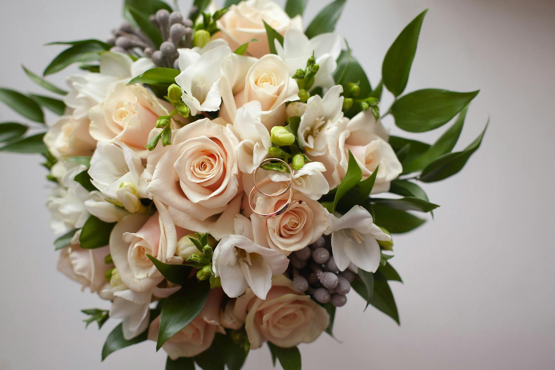 A flower arrangement | Source: Pexels