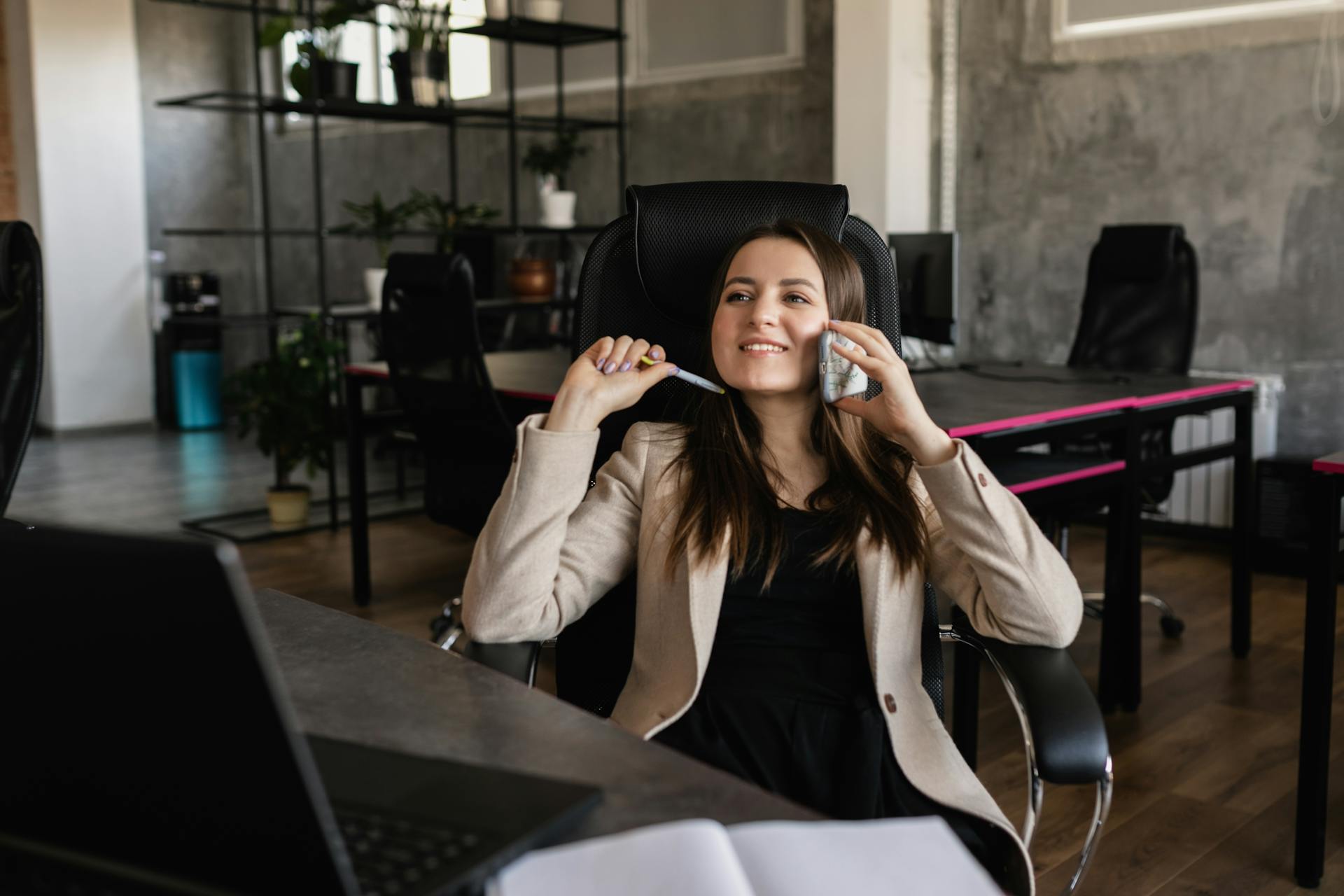 A smug woman on a call | Source: Pexels