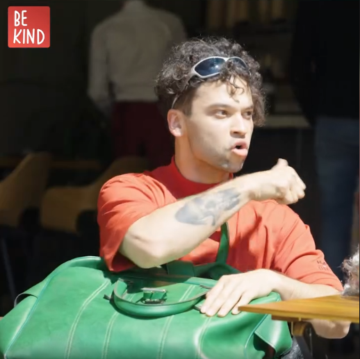 For illustration purposes only | Source: Facebook/AmoMama.com