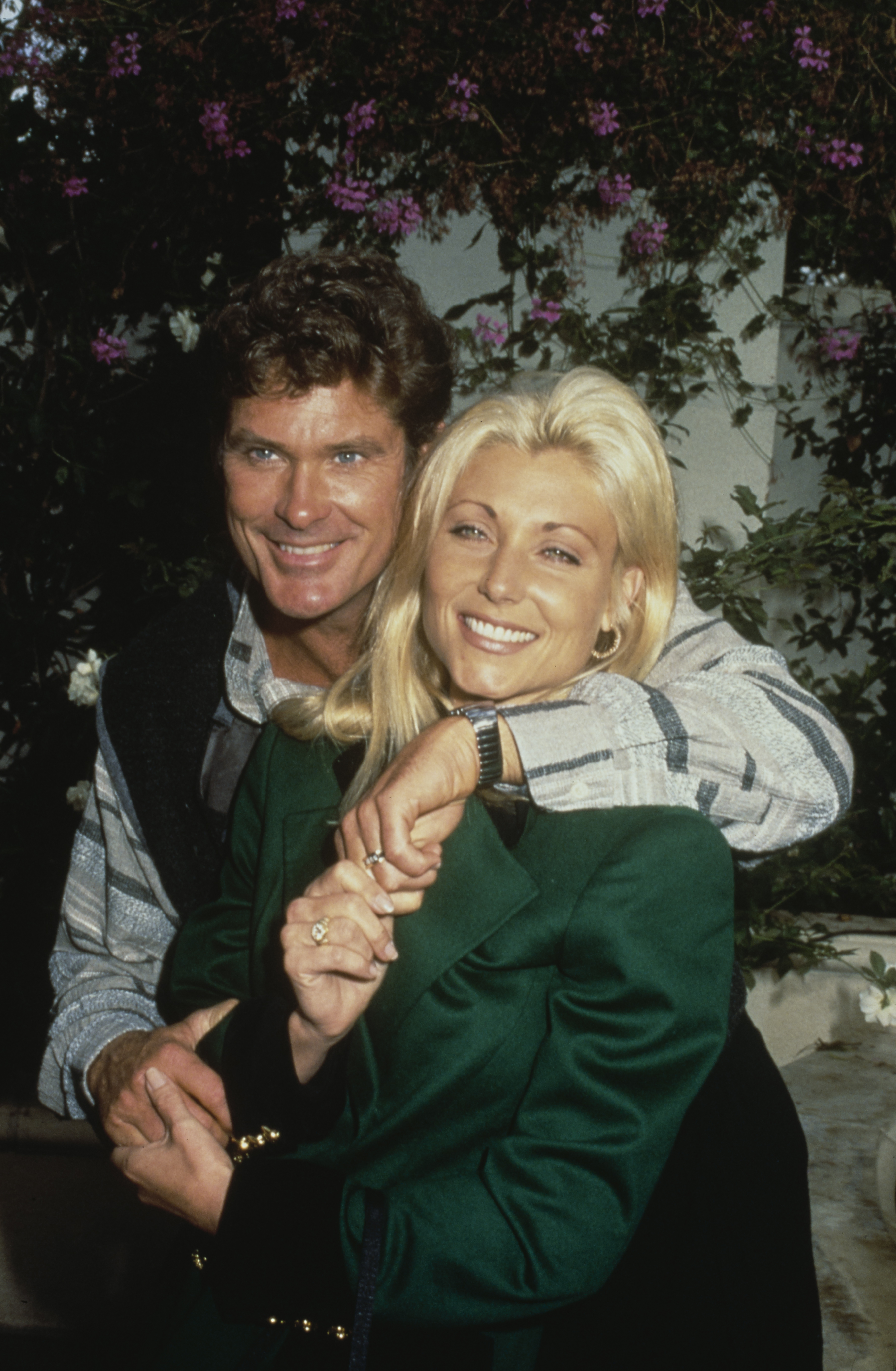 David Hasselhoff and Pamela Bach attend a press conference for "Baywatch Nights: held at the Peninsula Hotel in Beverly Hills, California, on October 6, 1994 | Source: Getty Images