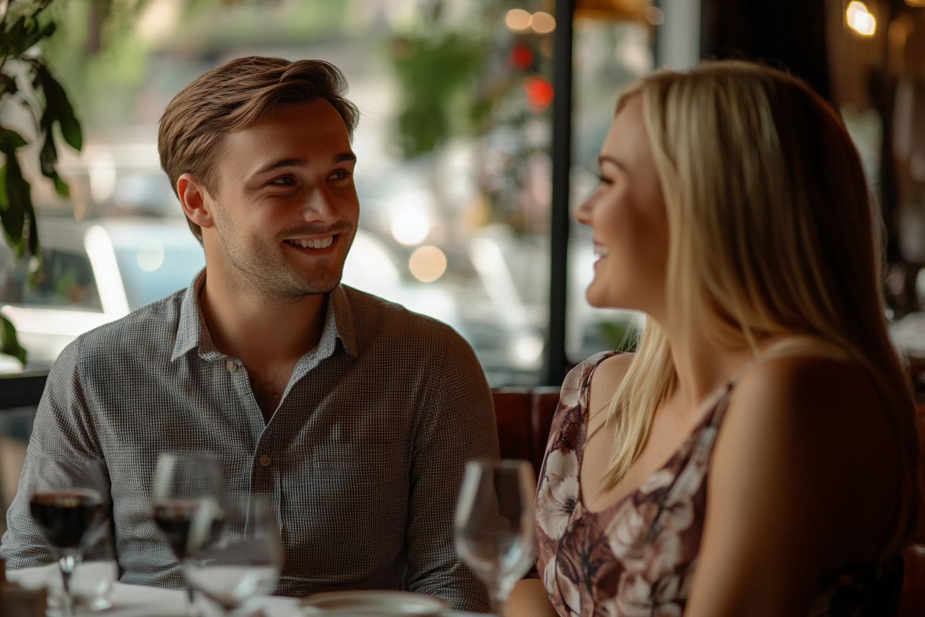 Two people in a restaurant | Source: no source