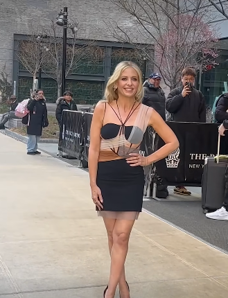 Sarah Michelle Gellar is spotted in New York City on March 17, 2026 | Source: Facebook/E! News