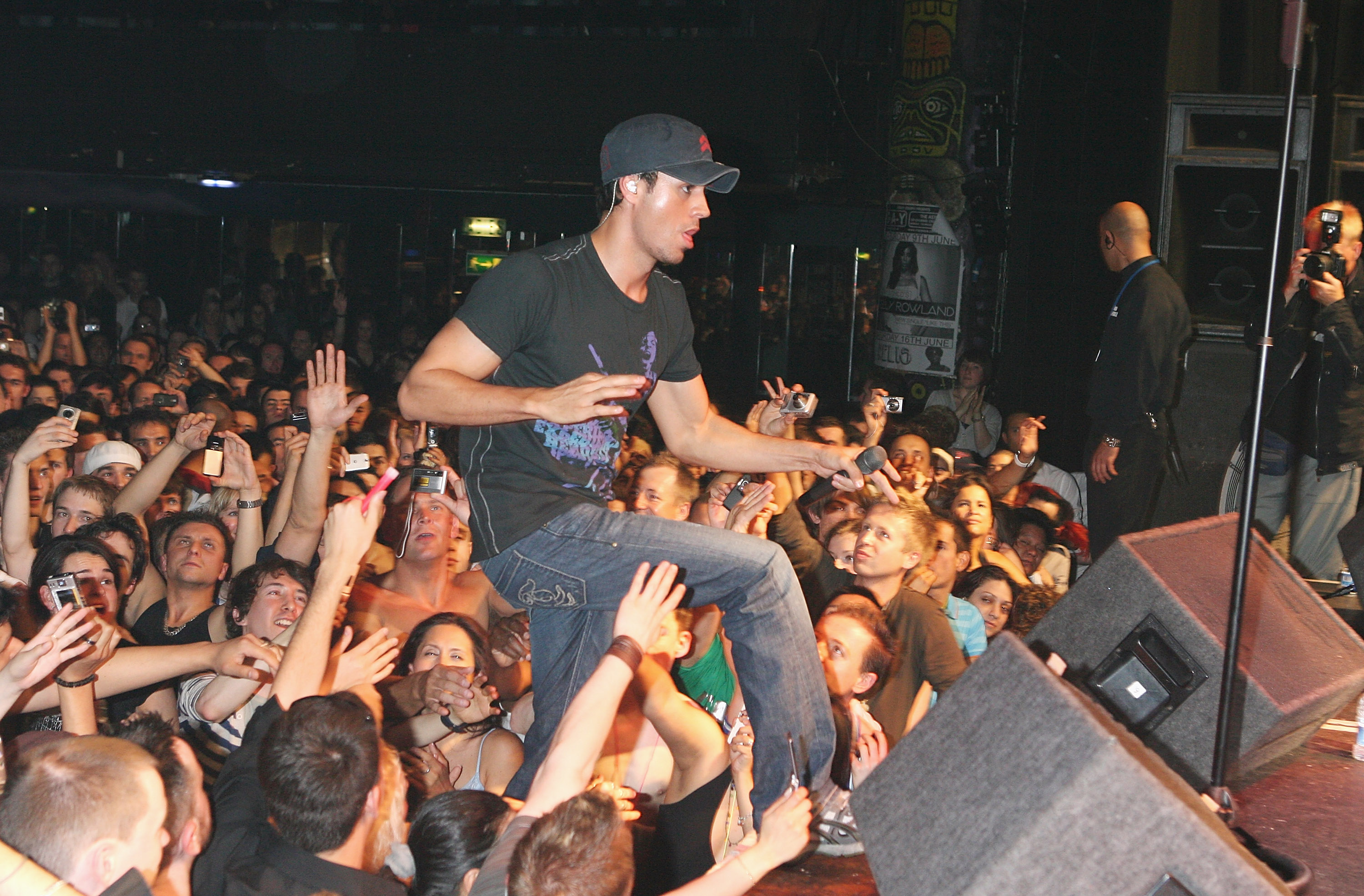 Enrique Iglesias performs at G-A-Y at the Astoria, on June 2, 2007, in London, United Kingdom | Source: Getty Images