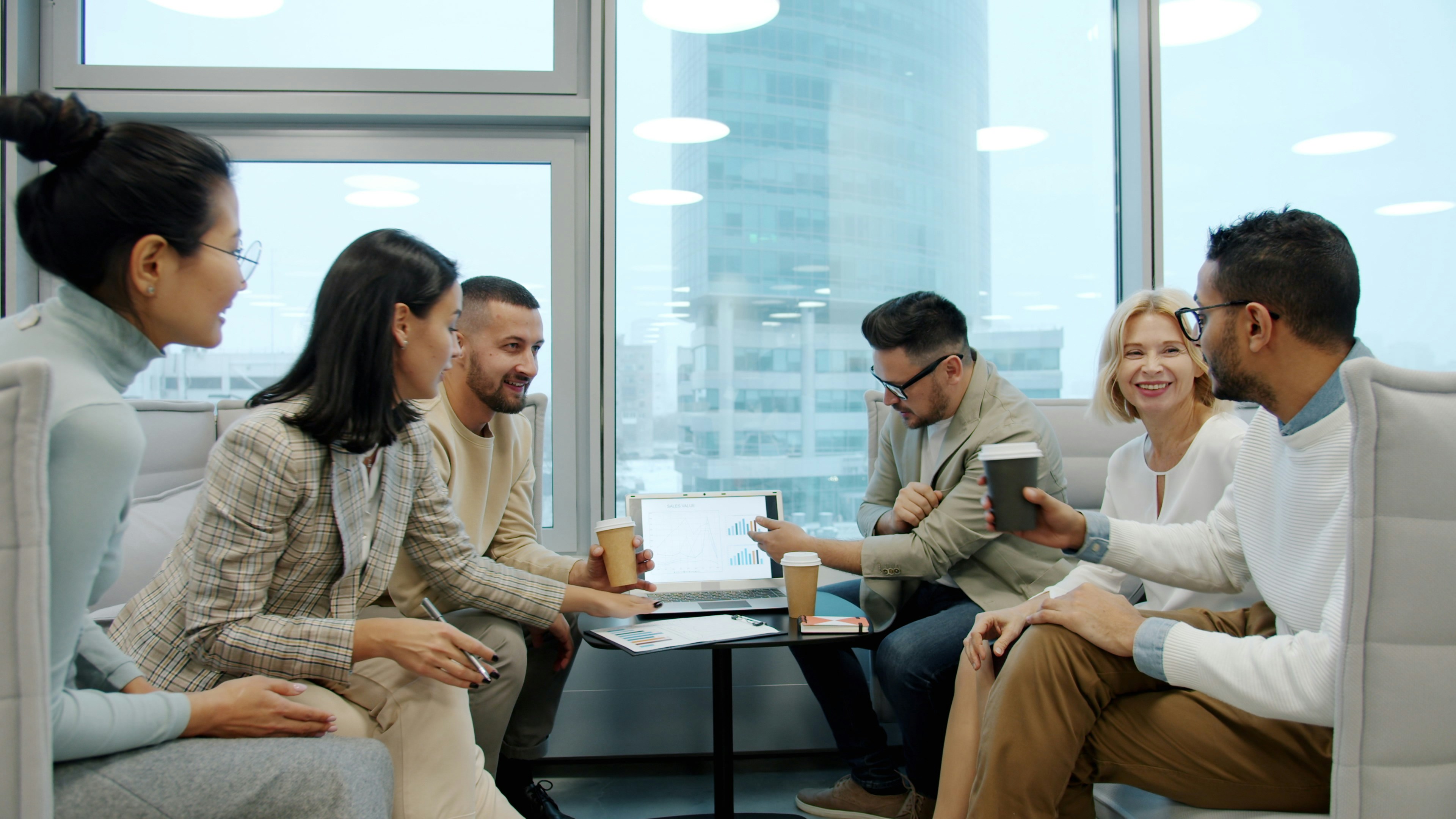 How To Master Effective Team Communication In Bustling Work Environments