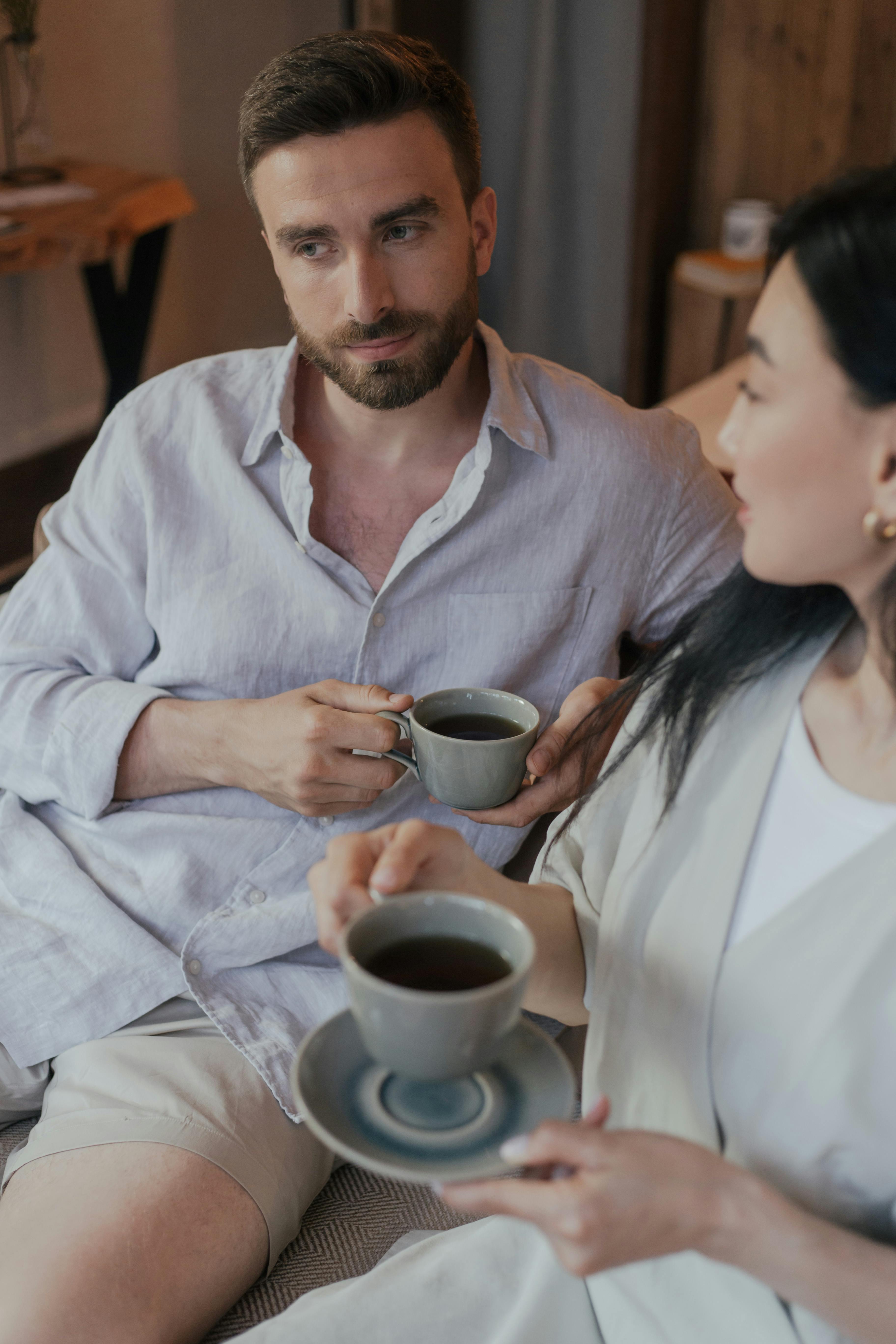 Couple having coffee | Source: Pexels
