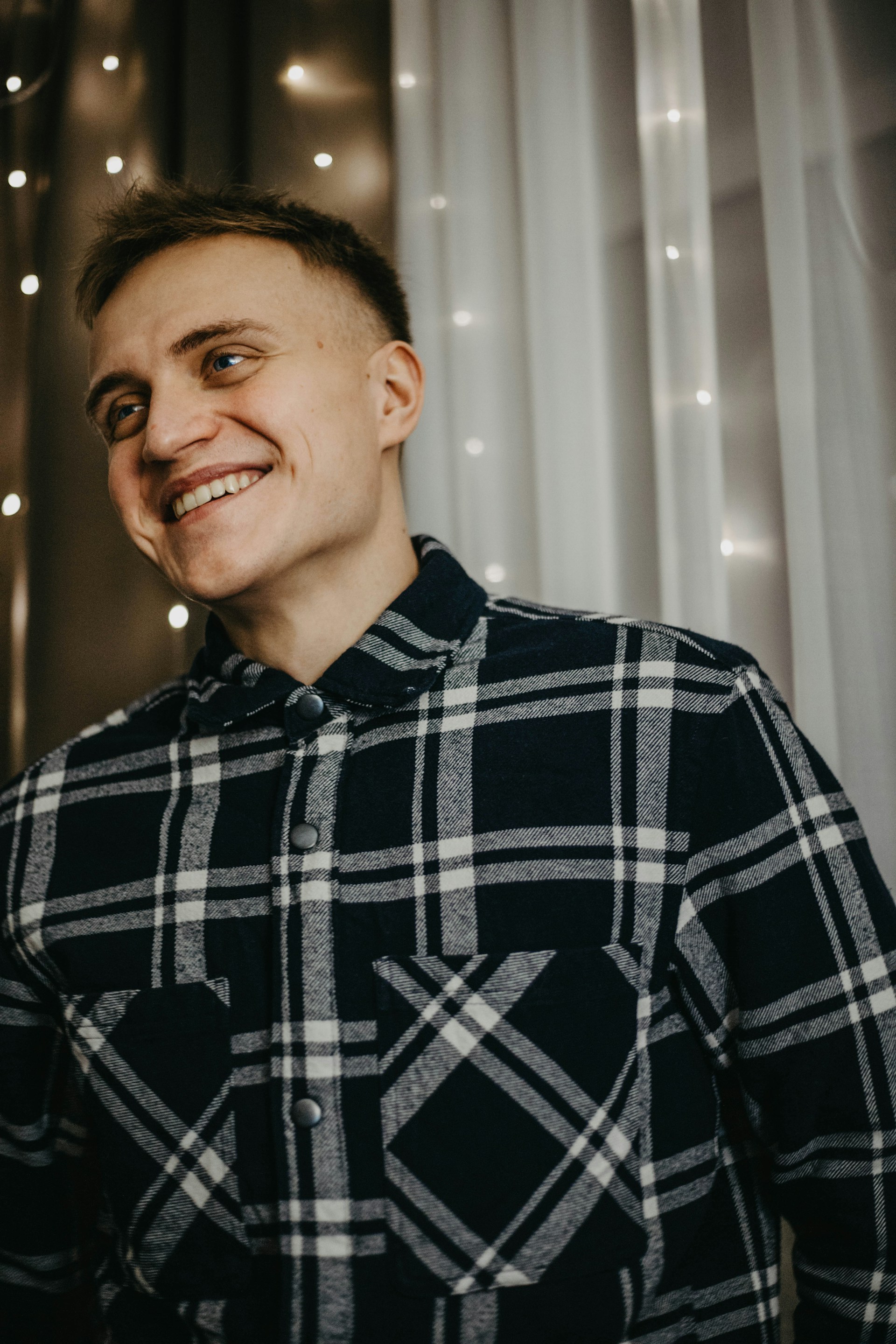 A man with a confident smile | Source: Unsplash