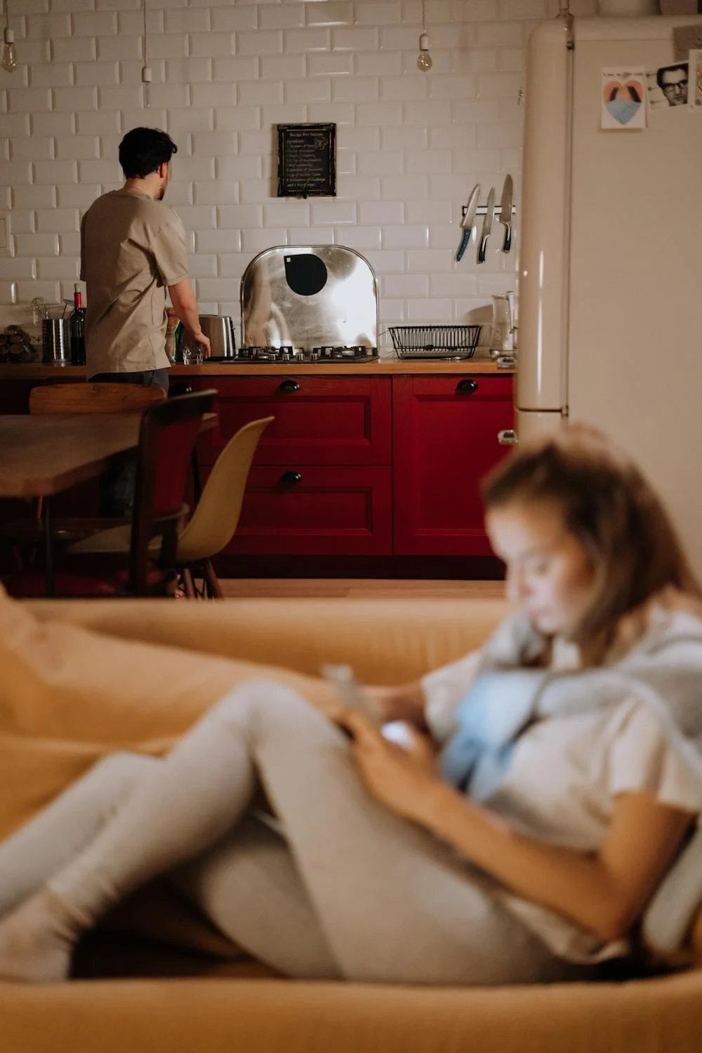 A couple staying home | Source: Pexels