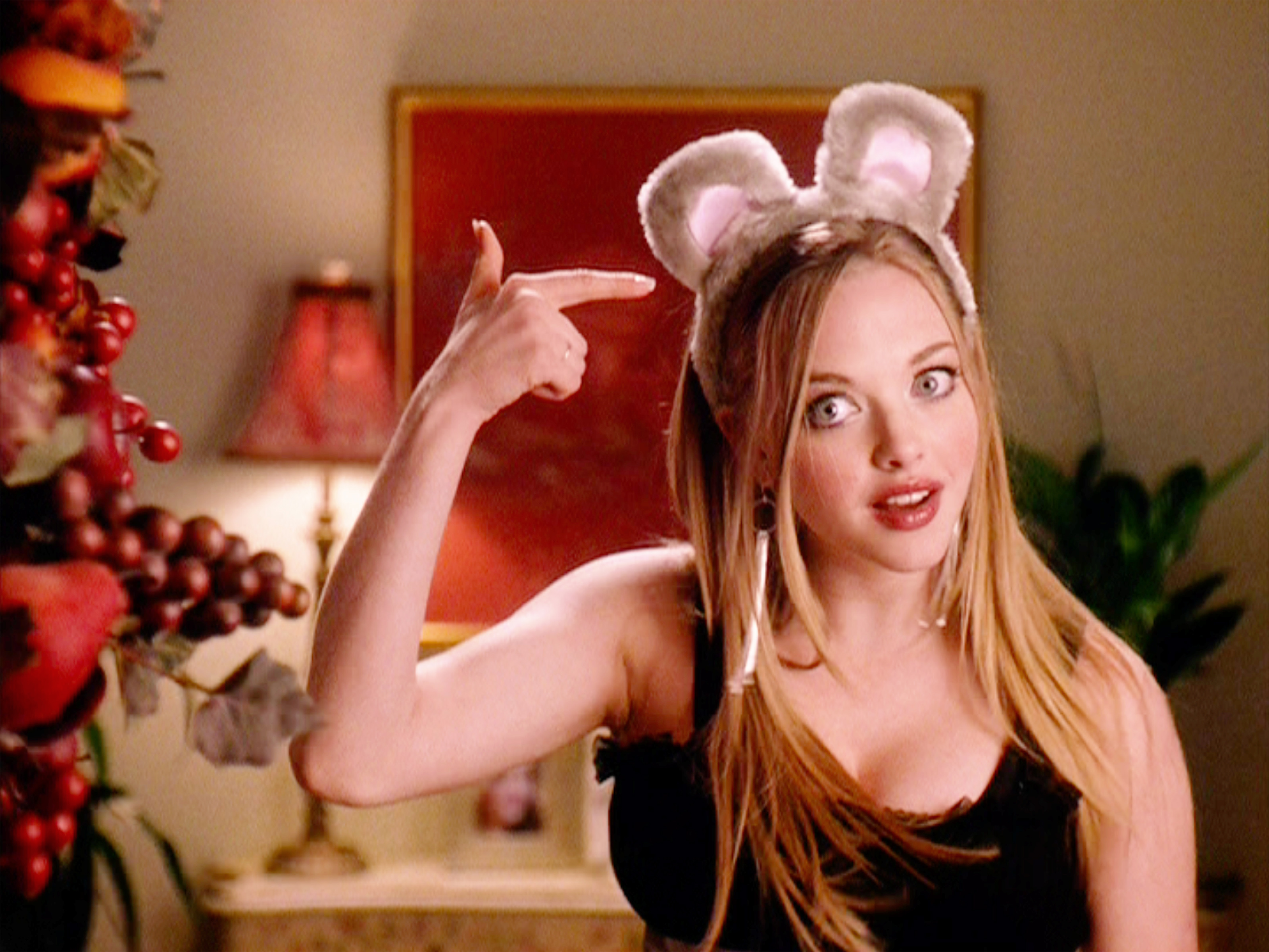 Amanda Seyfried as Karen Smith in "Mean Girls" in 2004. | Source: Getty Images