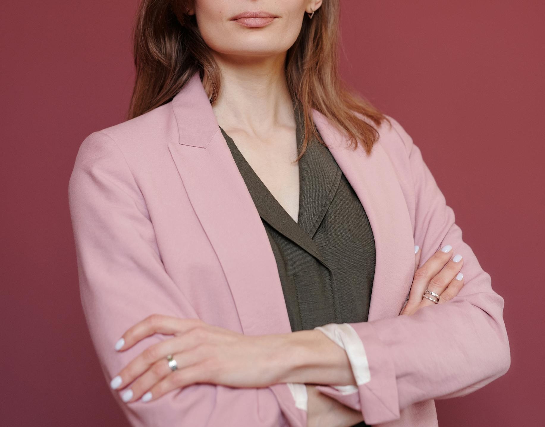 A woman with her arms crossed | Source: Pexels