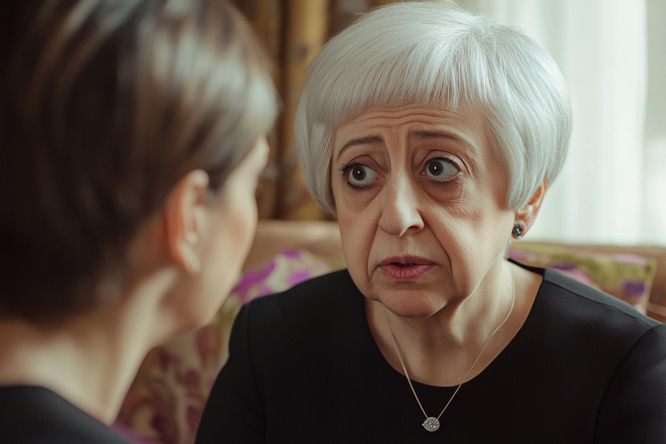 A woman talking to her daughter-in-law | Source: no source