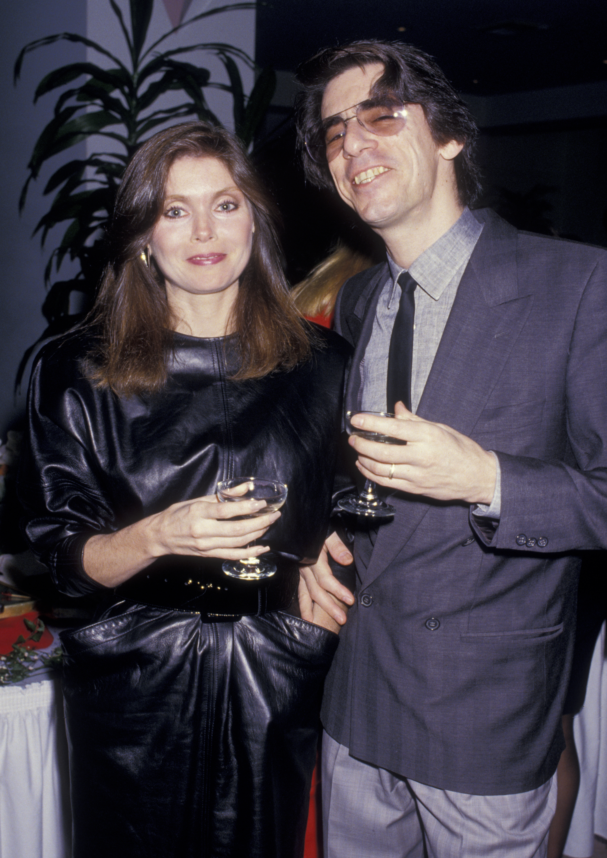 Richard Belzer and Harlee McBride at The Improv on February 1, 1987, in West Hollywood, California. | Source: Getty Images