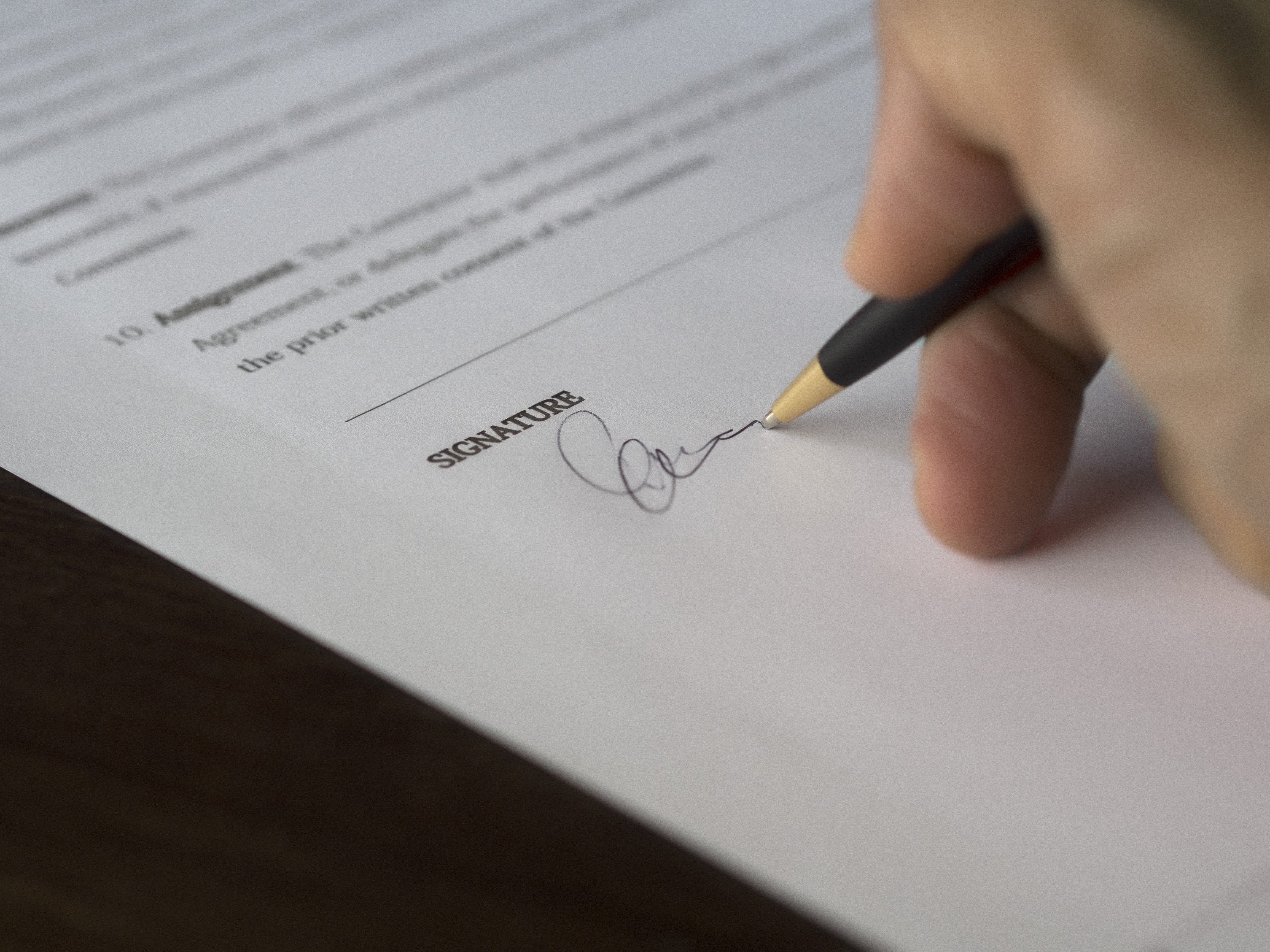 Charles agreed to Rose's request to get a divorce | Source: Pexels