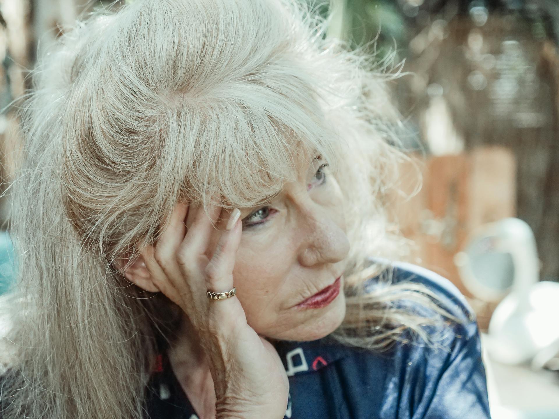 An older woman staring at someone | Source: Pexels