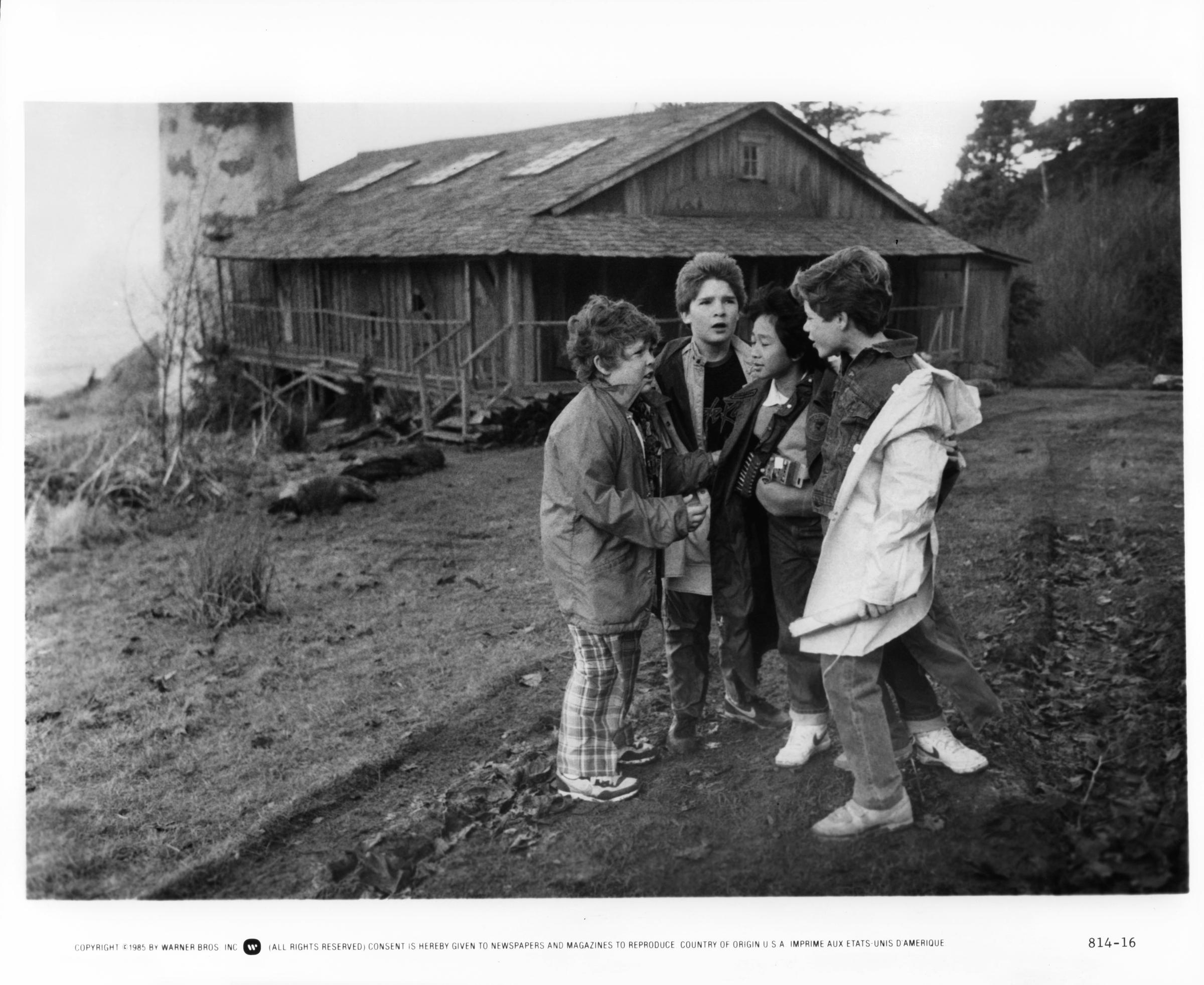 Jeff Cohen, Corey Feldman, Ke Huy Quan, and Sean Astin in a scene from the film "Goonies," in 1985 | Source: Getty Images