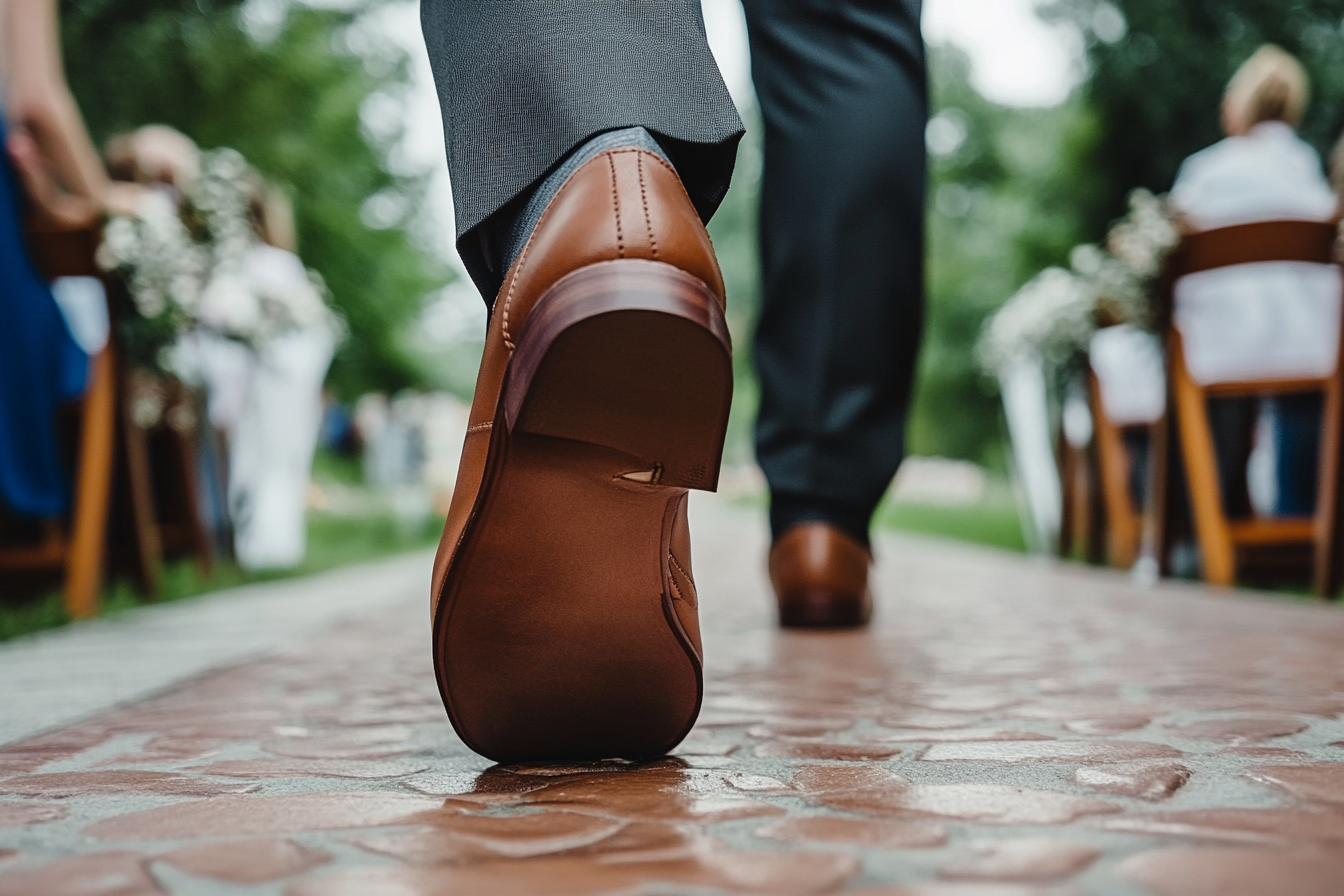 A man walking at his wedding | Source: No source