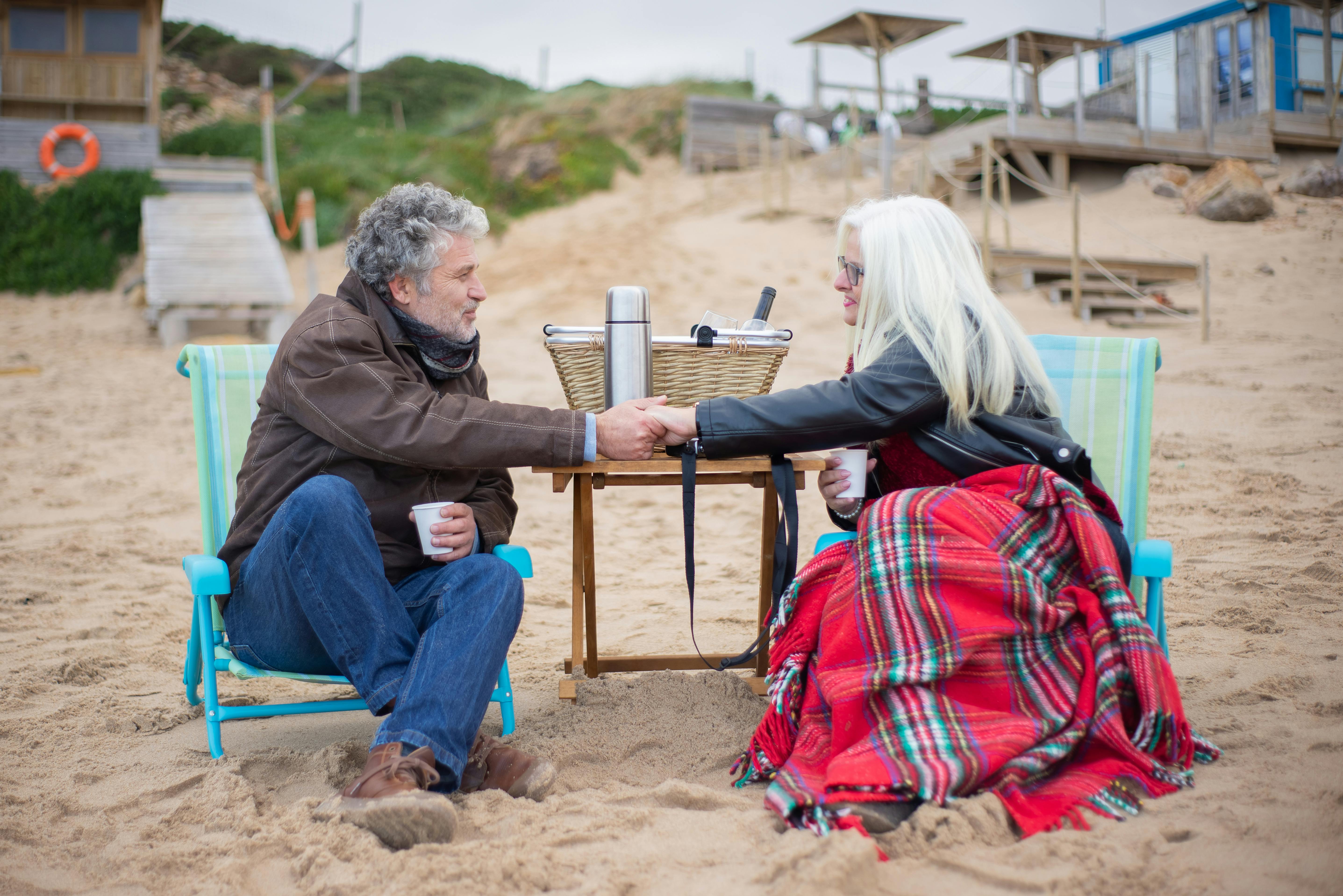 Retired couple at the beach | Source: Pexels