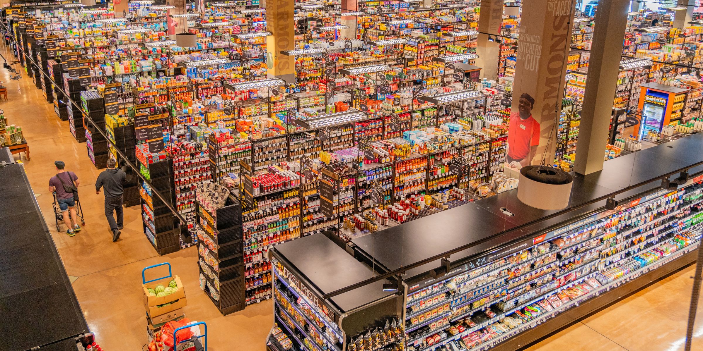 A grocery store | Source: Shutterstock